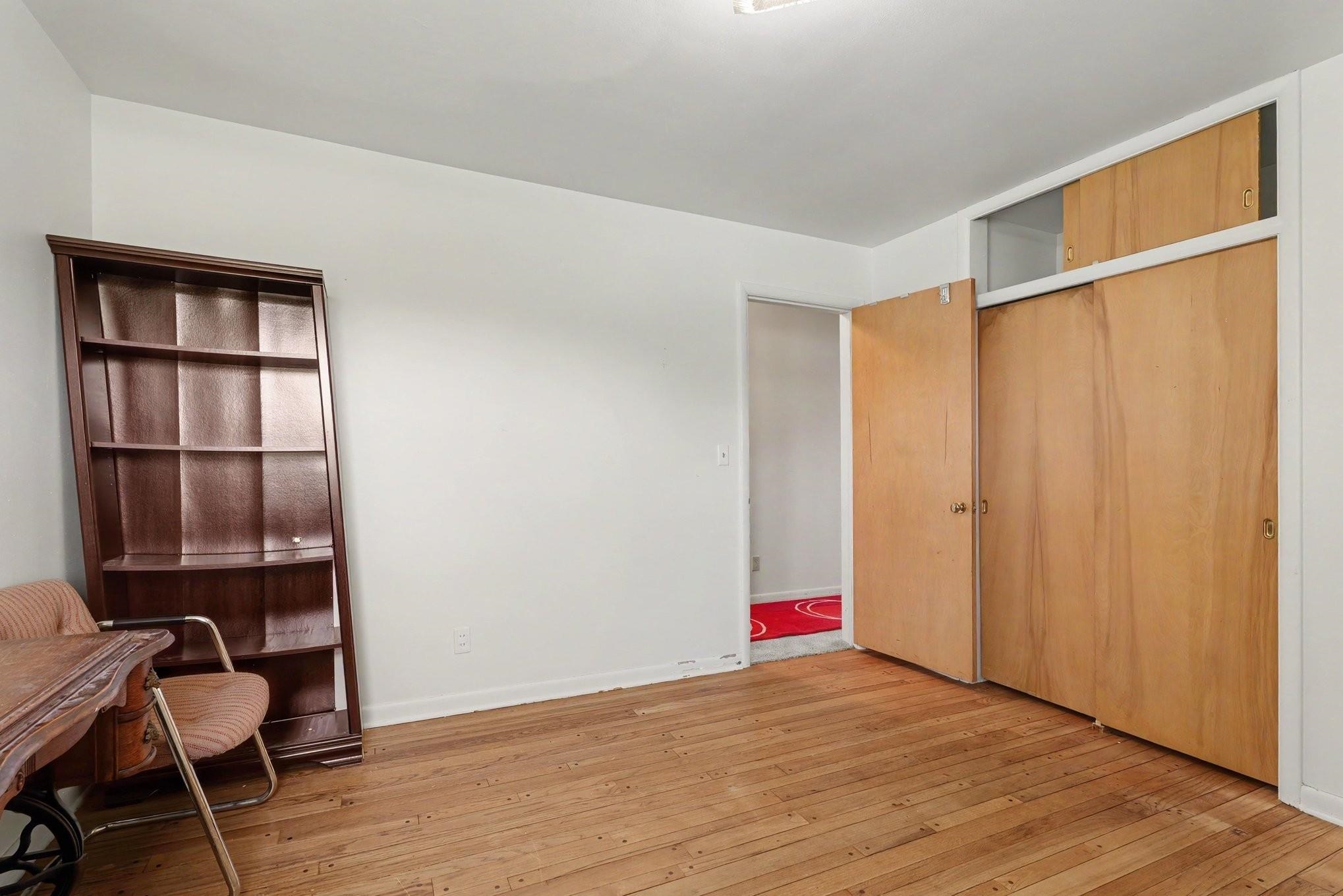 1249 W Washington Avenue Property Photo 11