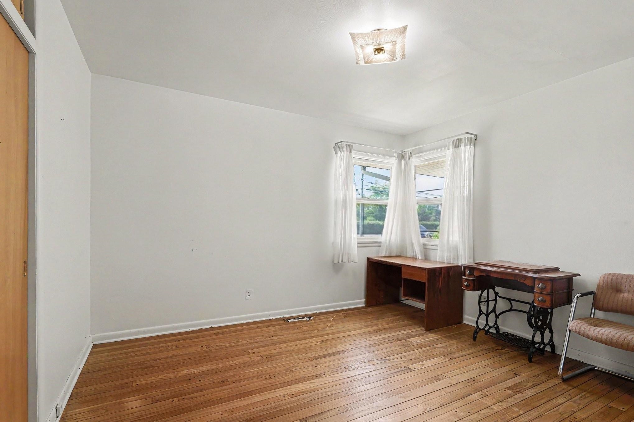 1249 W Washington Avenue Property Photo 12