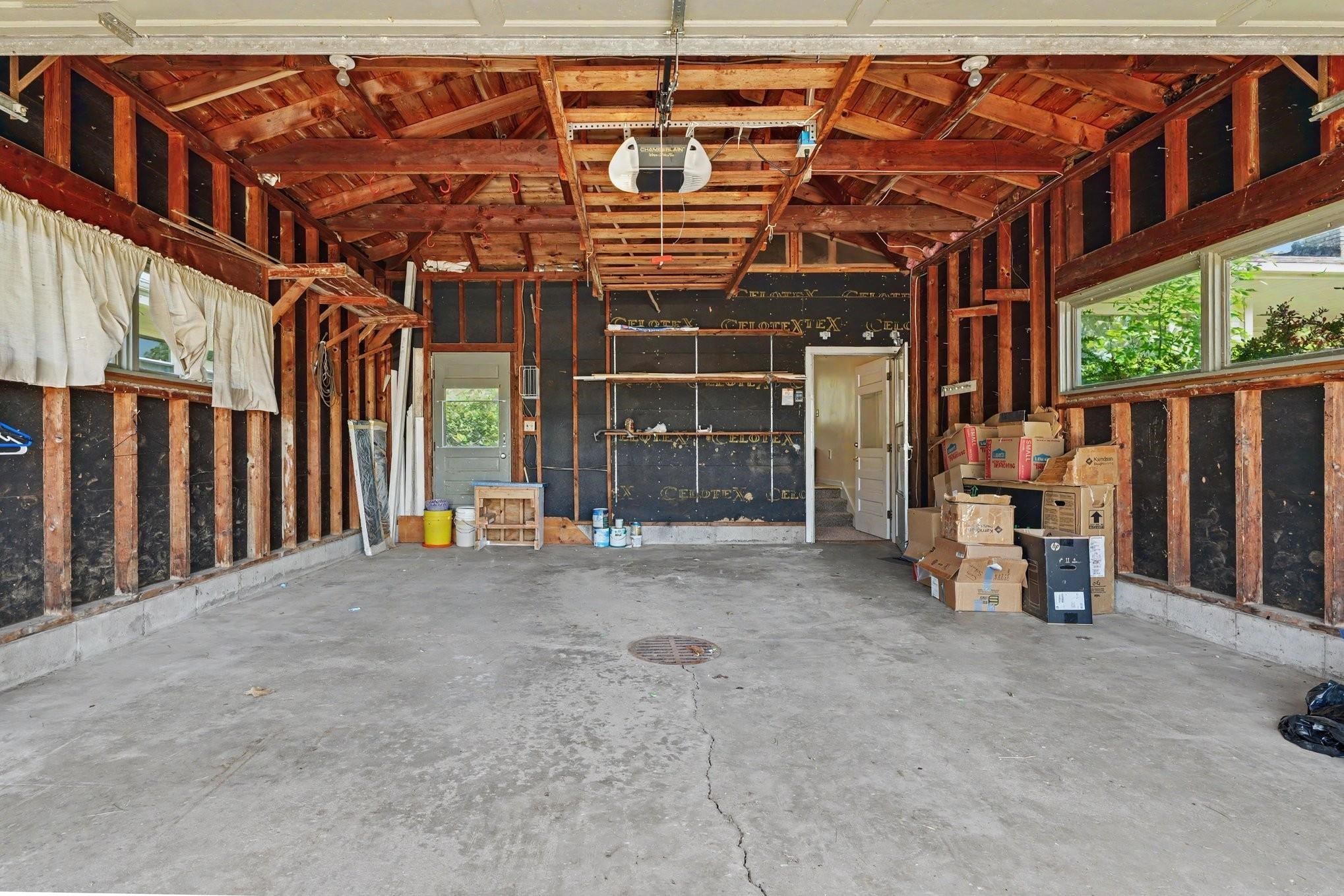 1249 W Washington Avenue Property Photo 19