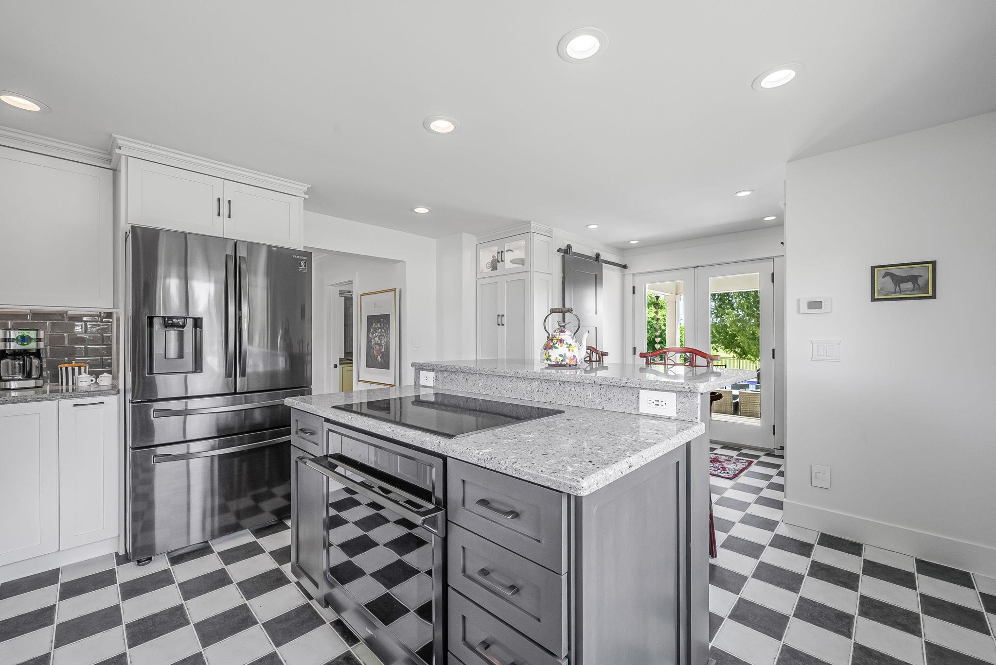 6801 Secor Road Property Photo 15