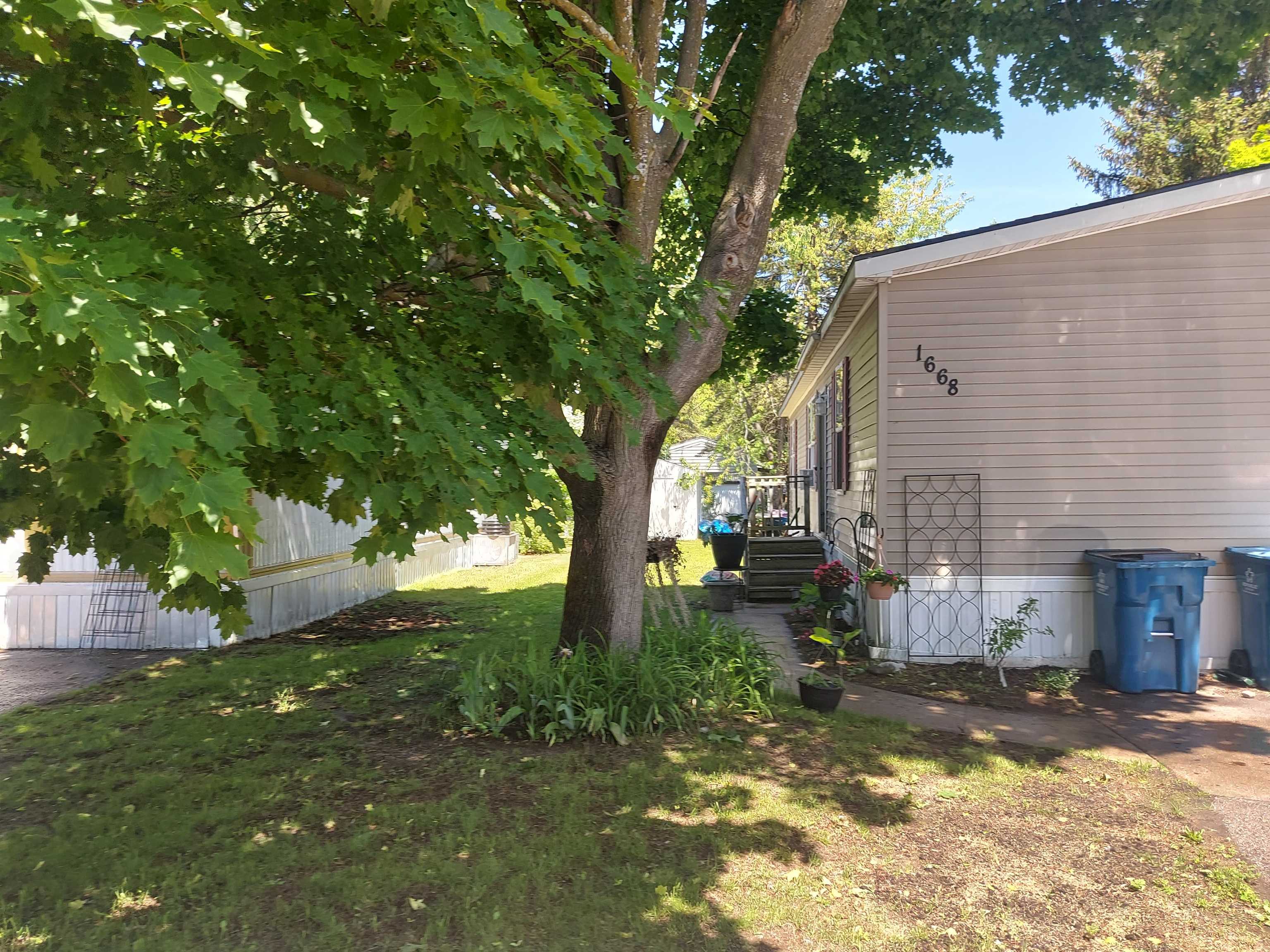 1668 Rex Place Property Photo 2