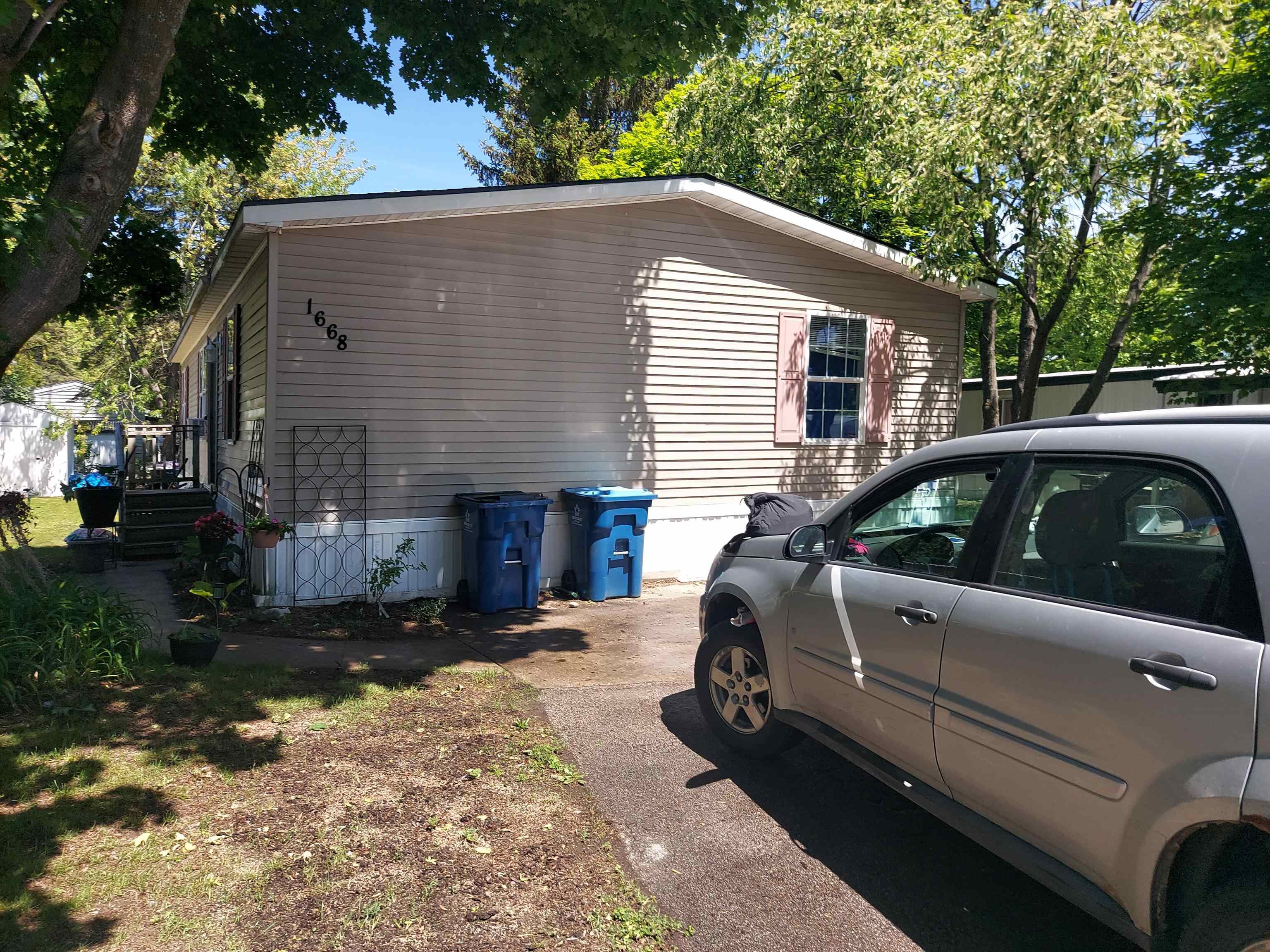 1668 Rex Place Property Photo 3