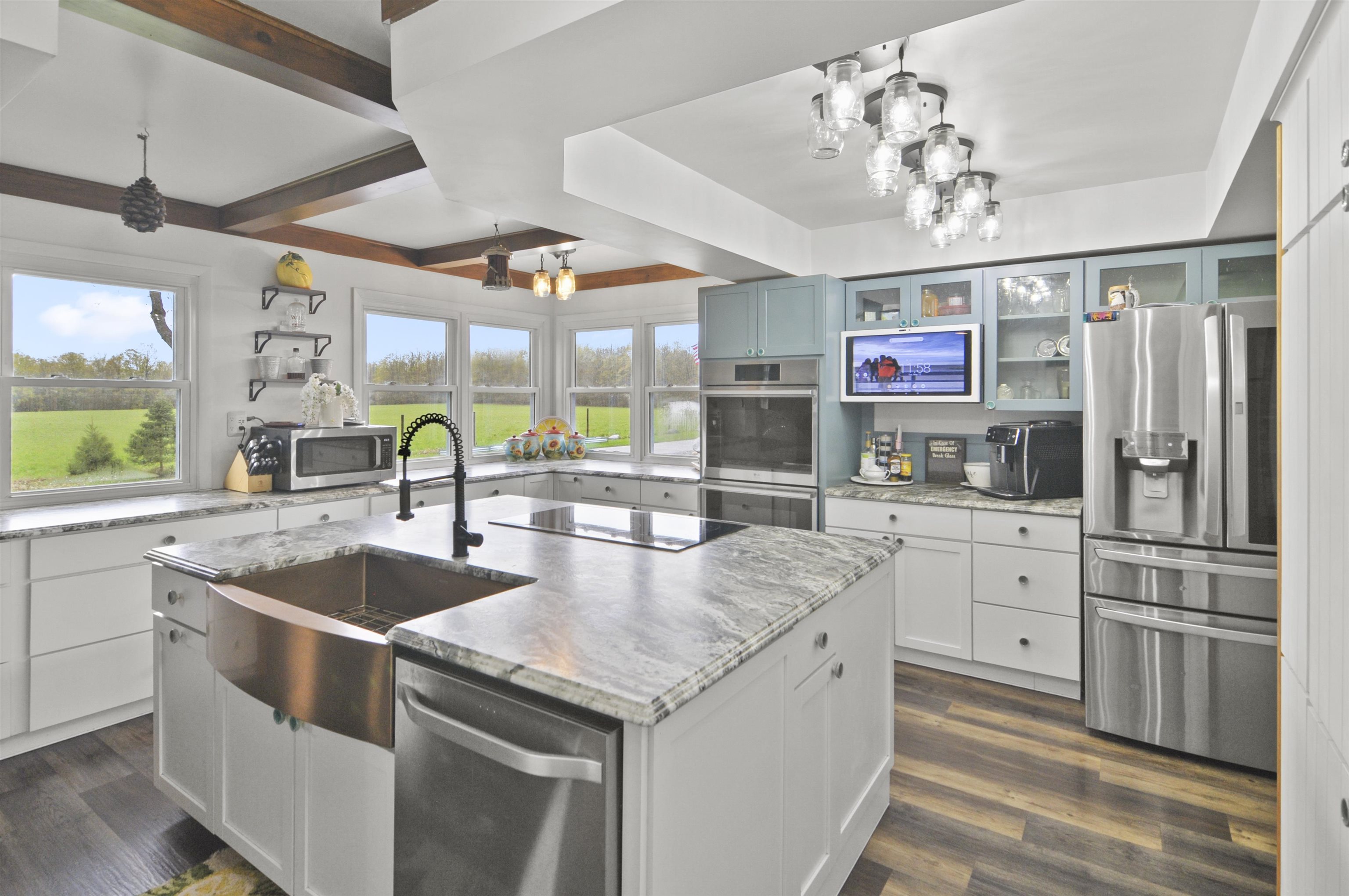 8055 Farrier Road Property Photo 3