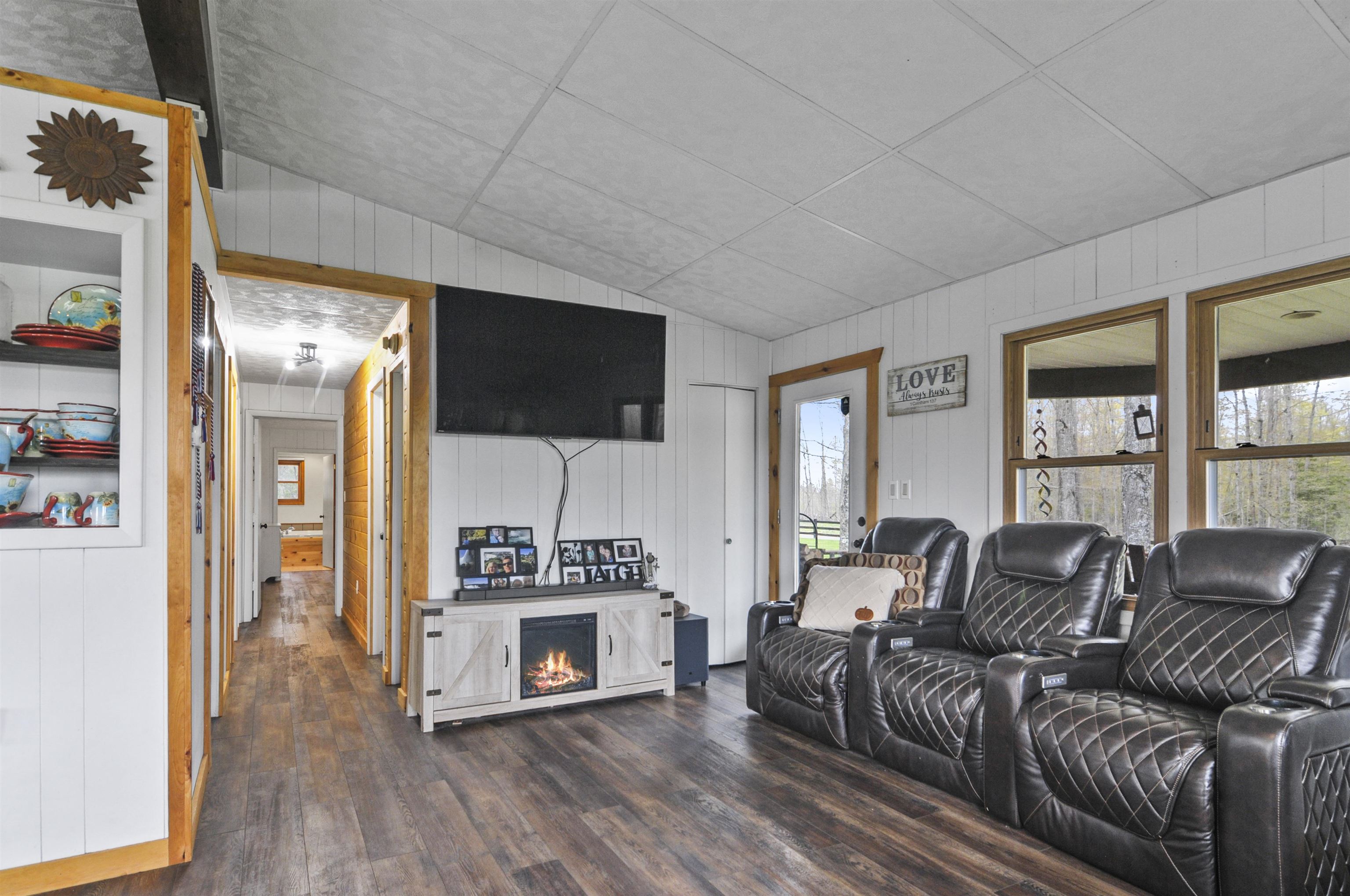 8055 Farrier Road Property Photo 13