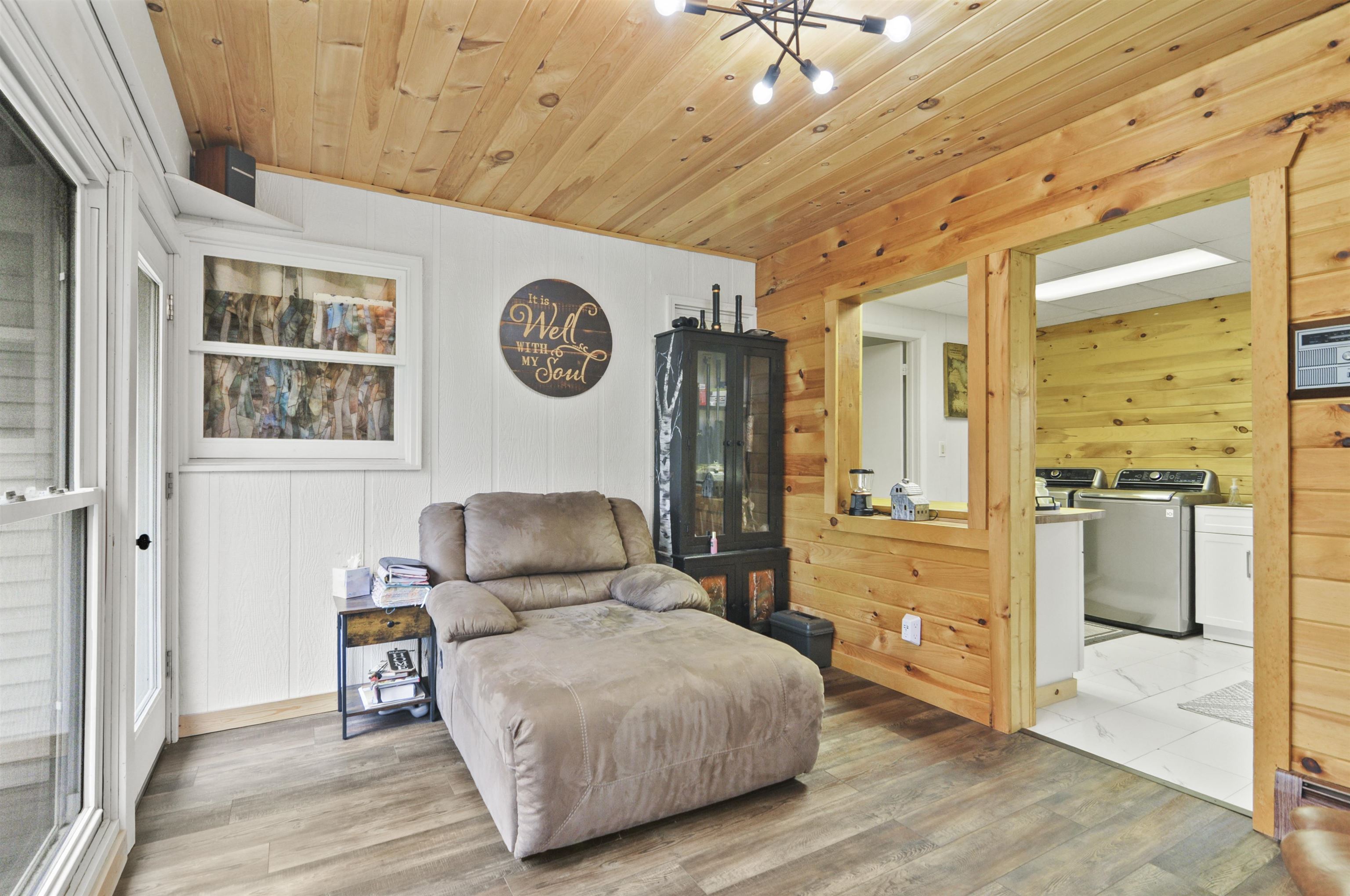 8055 Farrier Road Property Photo 33