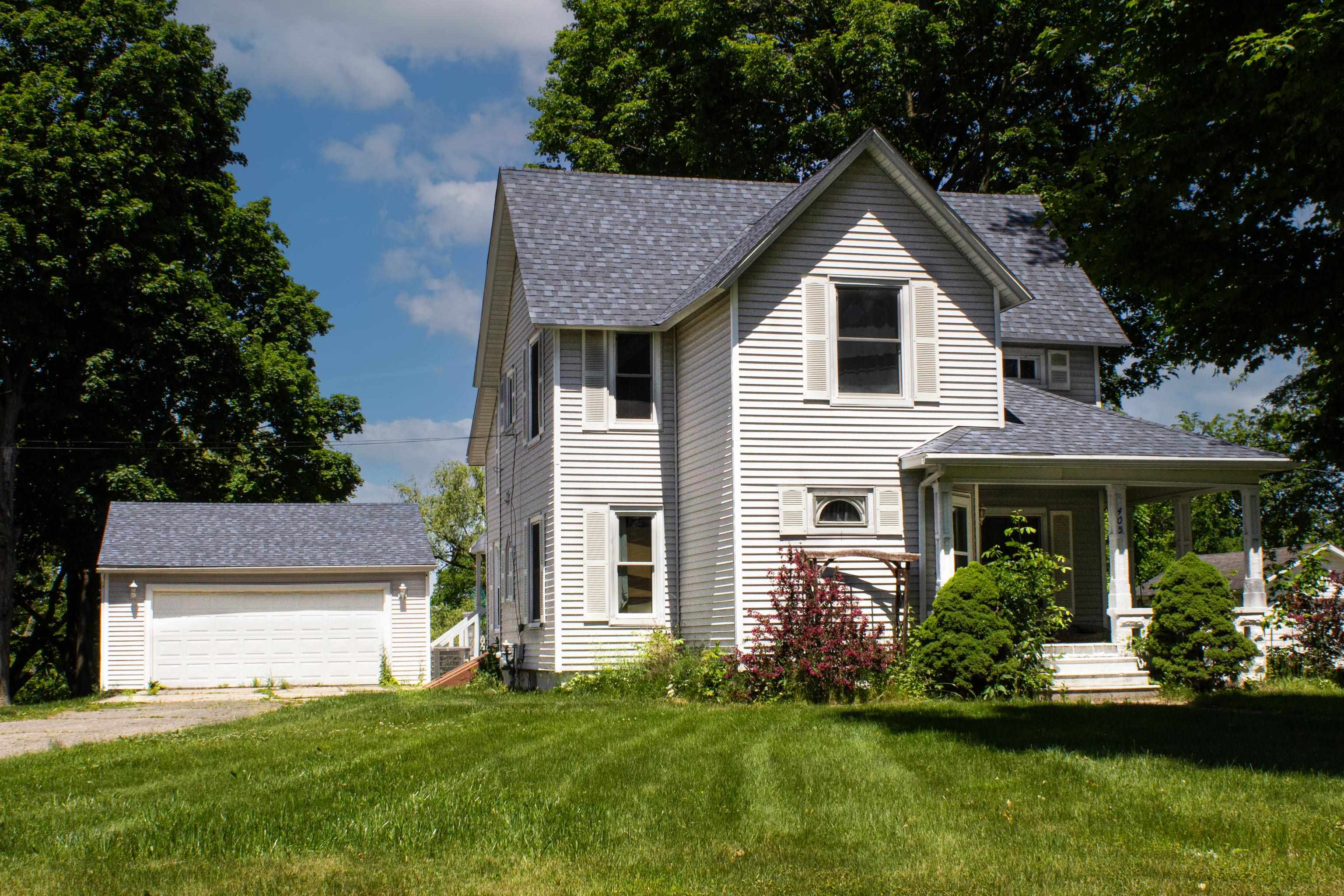 405 E Saginaw Property Photo 1