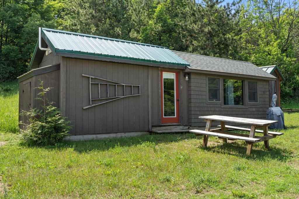9235 Bailey Road Property Photo 35
