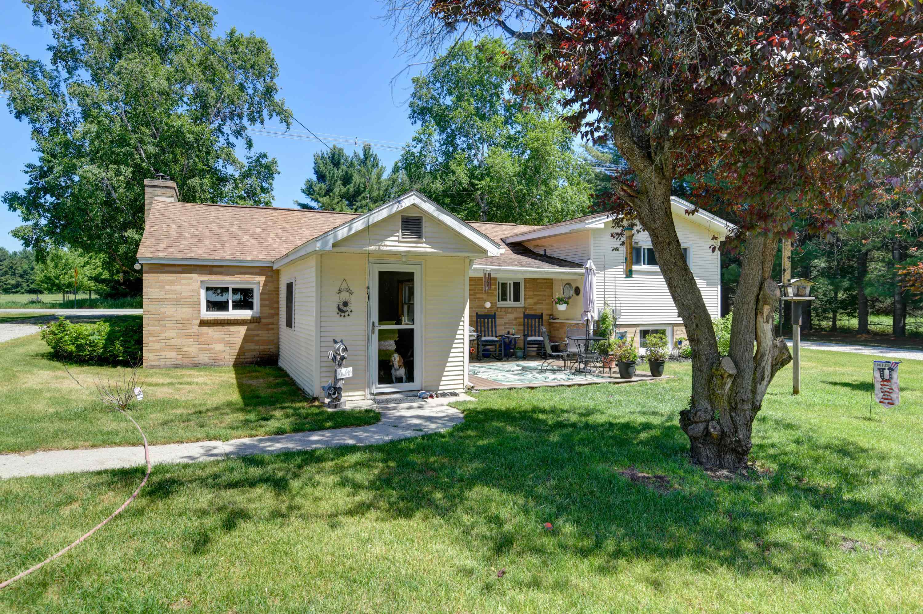 10741 N Long Lake Road Property Photo 1
