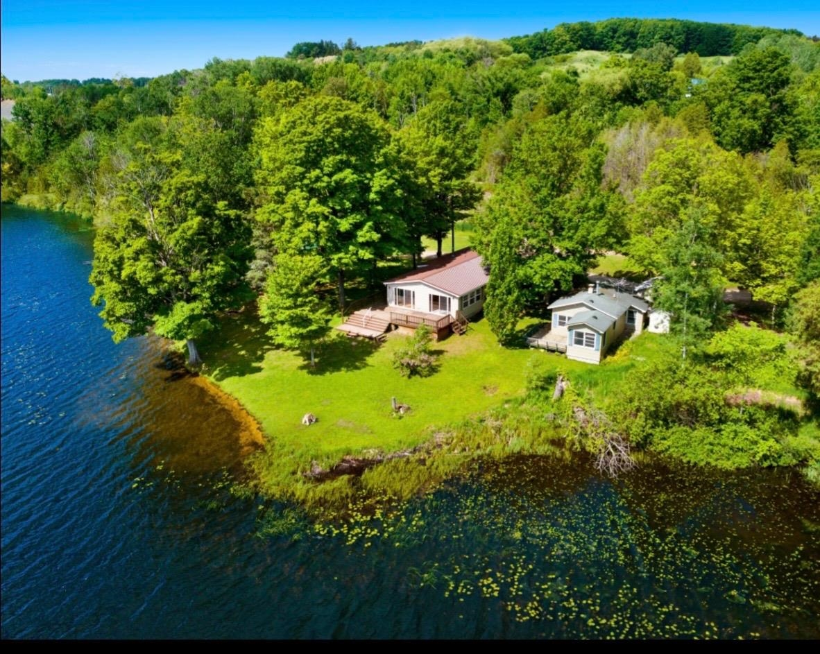 8614 Pete's Landing Property Photo 1