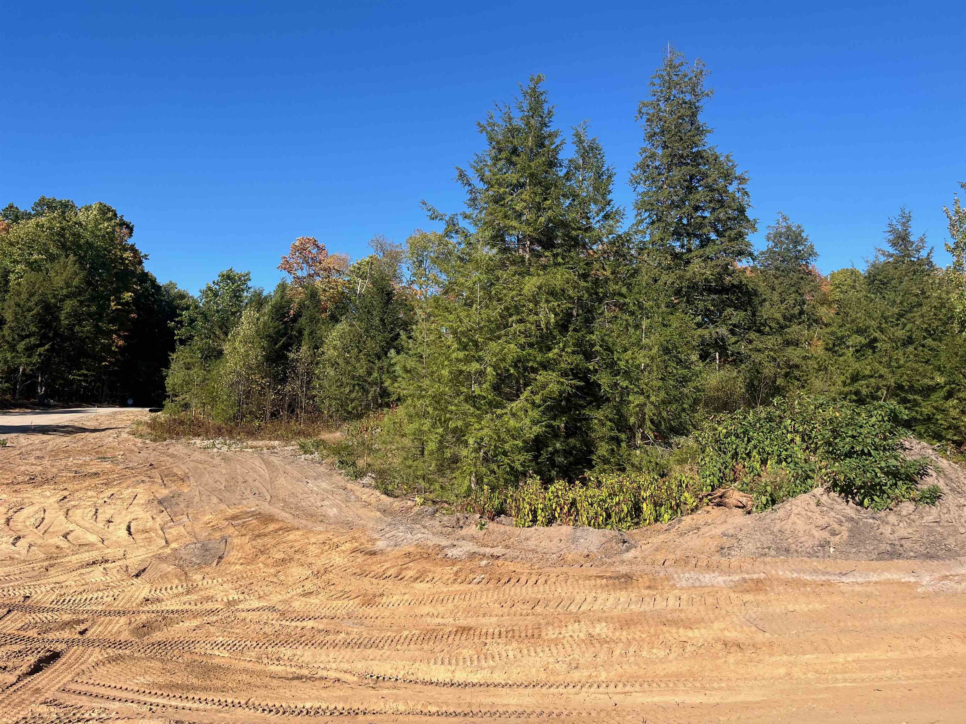 8910 Hemlock Hill Drive Property Photo 4