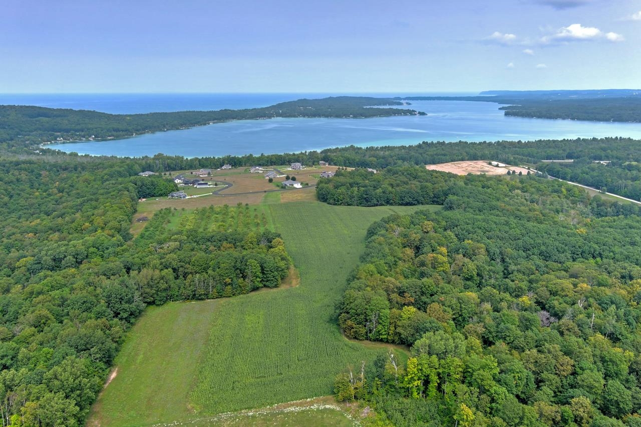N Hoeft Road Property Photo 1