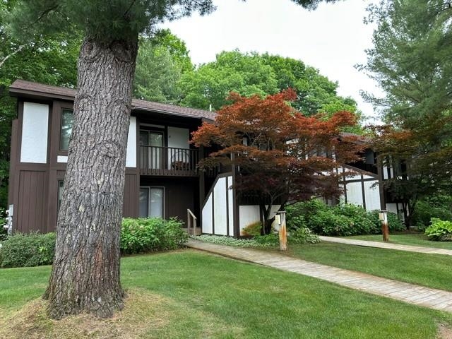 6845 Pinebrook Drive Property Photo 2