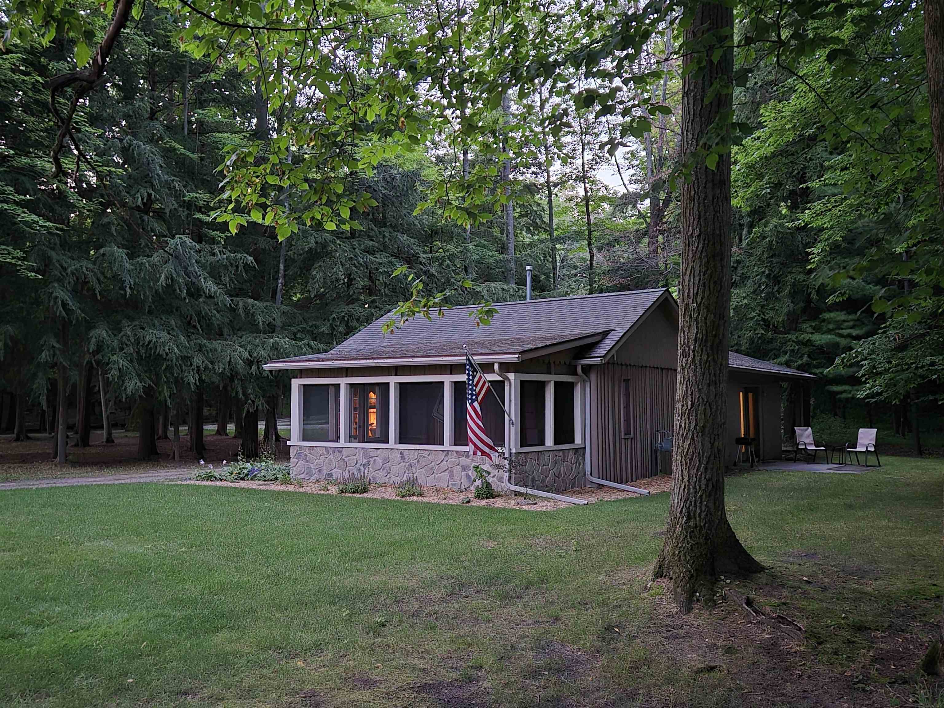 8604 Deadstream Road Property Photo 1