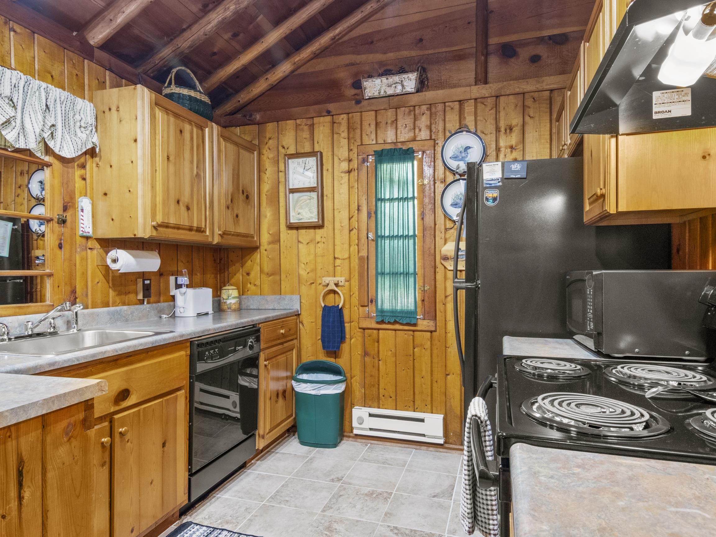 8646 Deadstream Road Property Photo 10