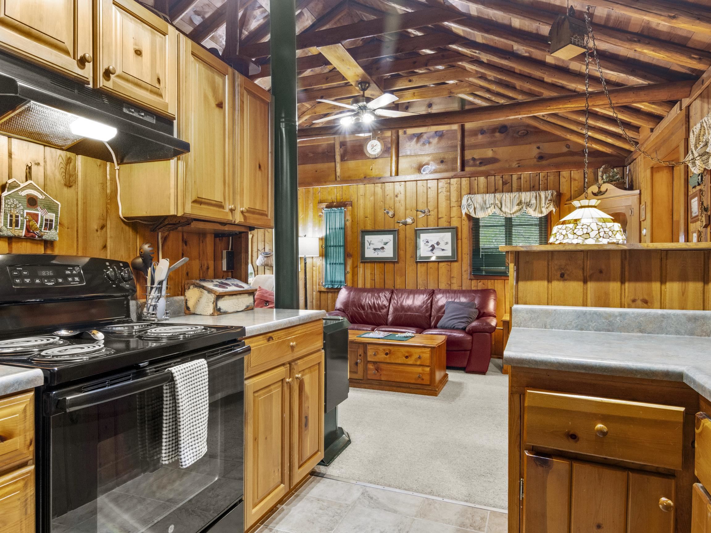 8646 Deadstream Road Property Photo 12