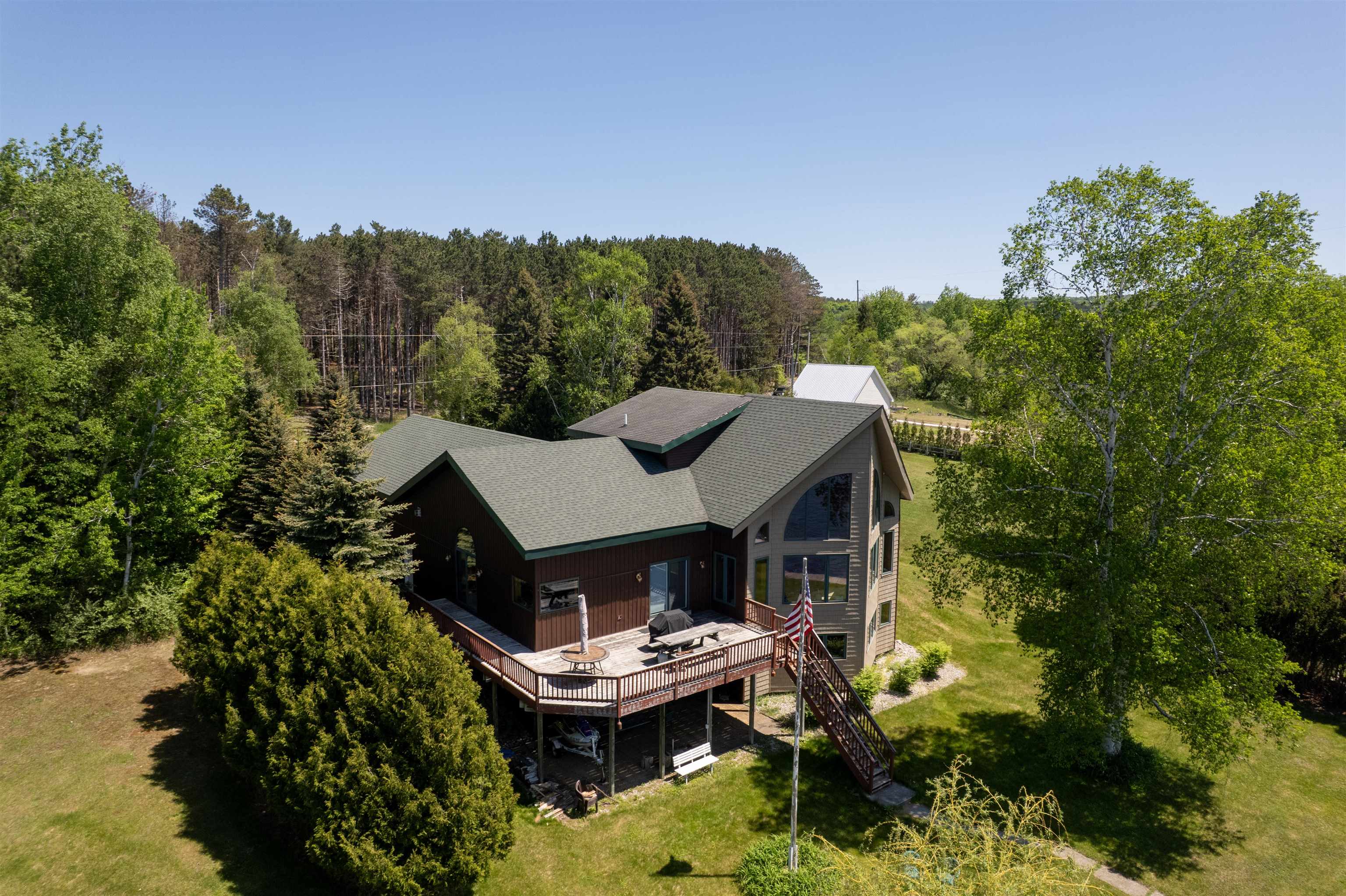 345 N Twin Pines Drive Property Photo 1