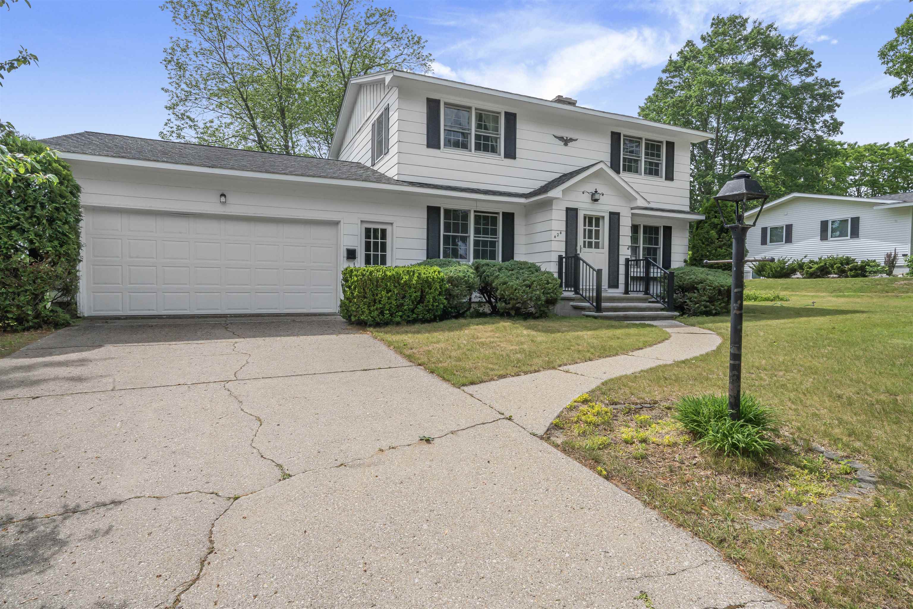 424 Crestview Place Property Photo 2