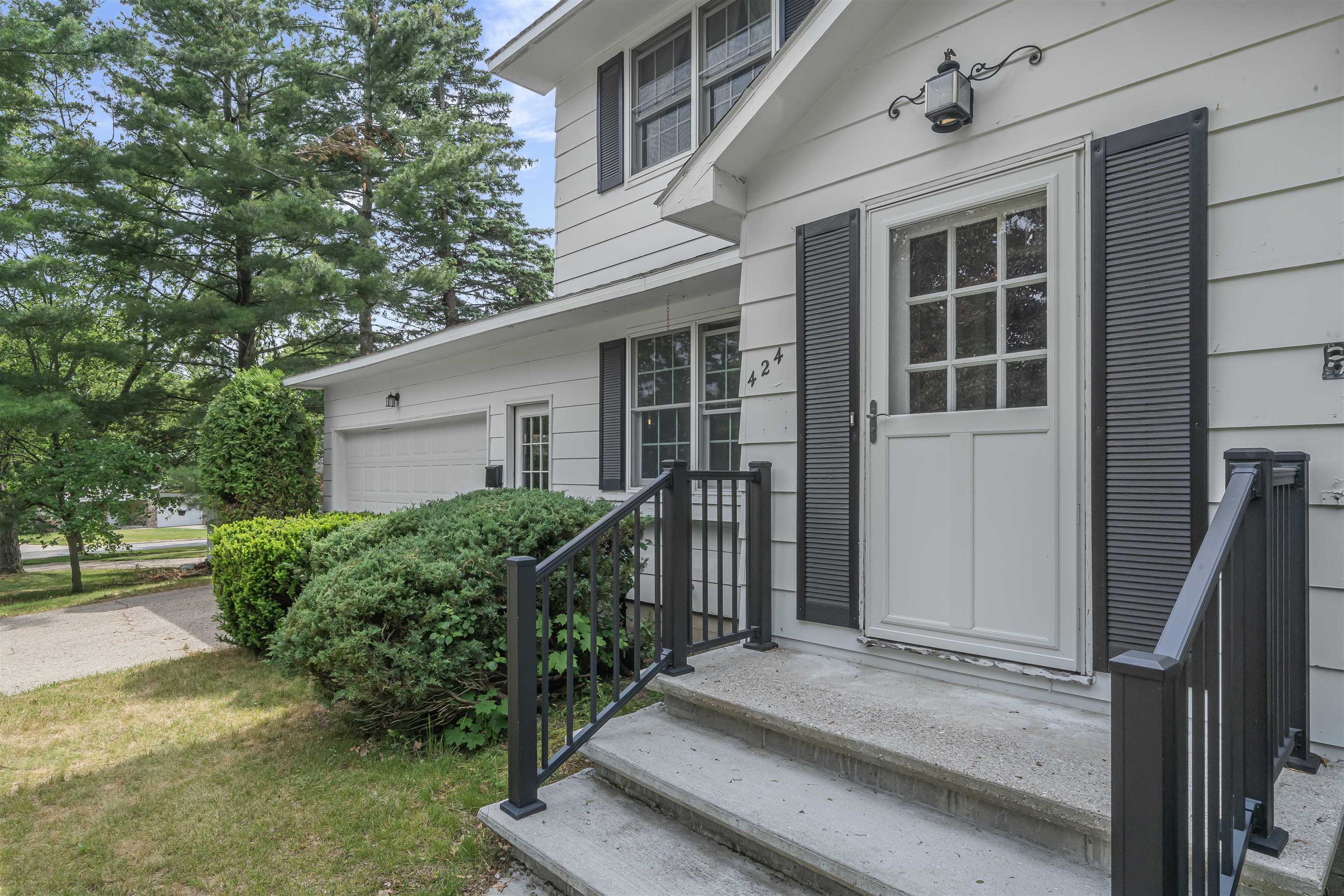 424 Crestview Place Property Photo 3