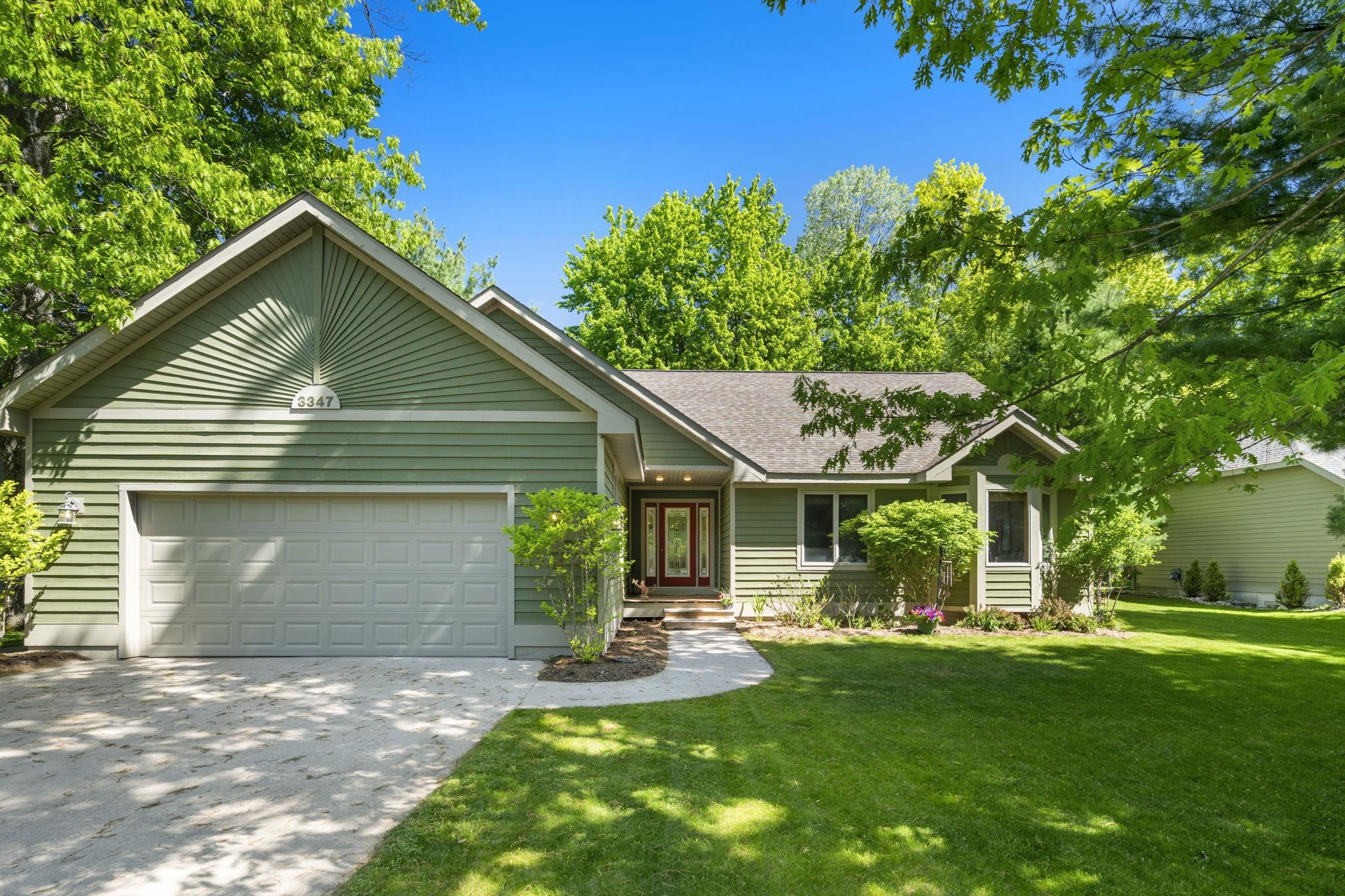 3347 Village Circle Drive Property Photo 1