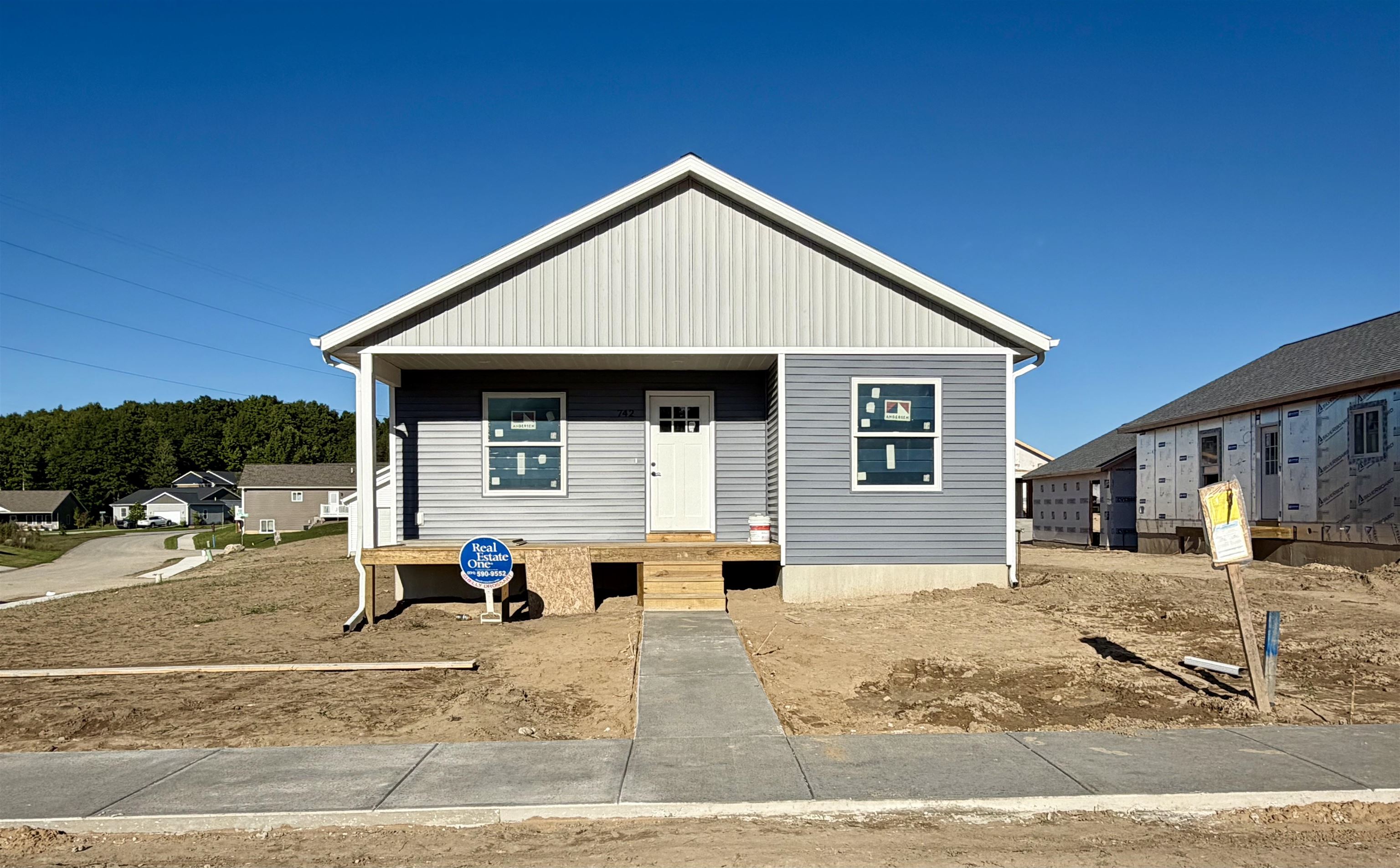 742 Ashland Drive Property Photo 1