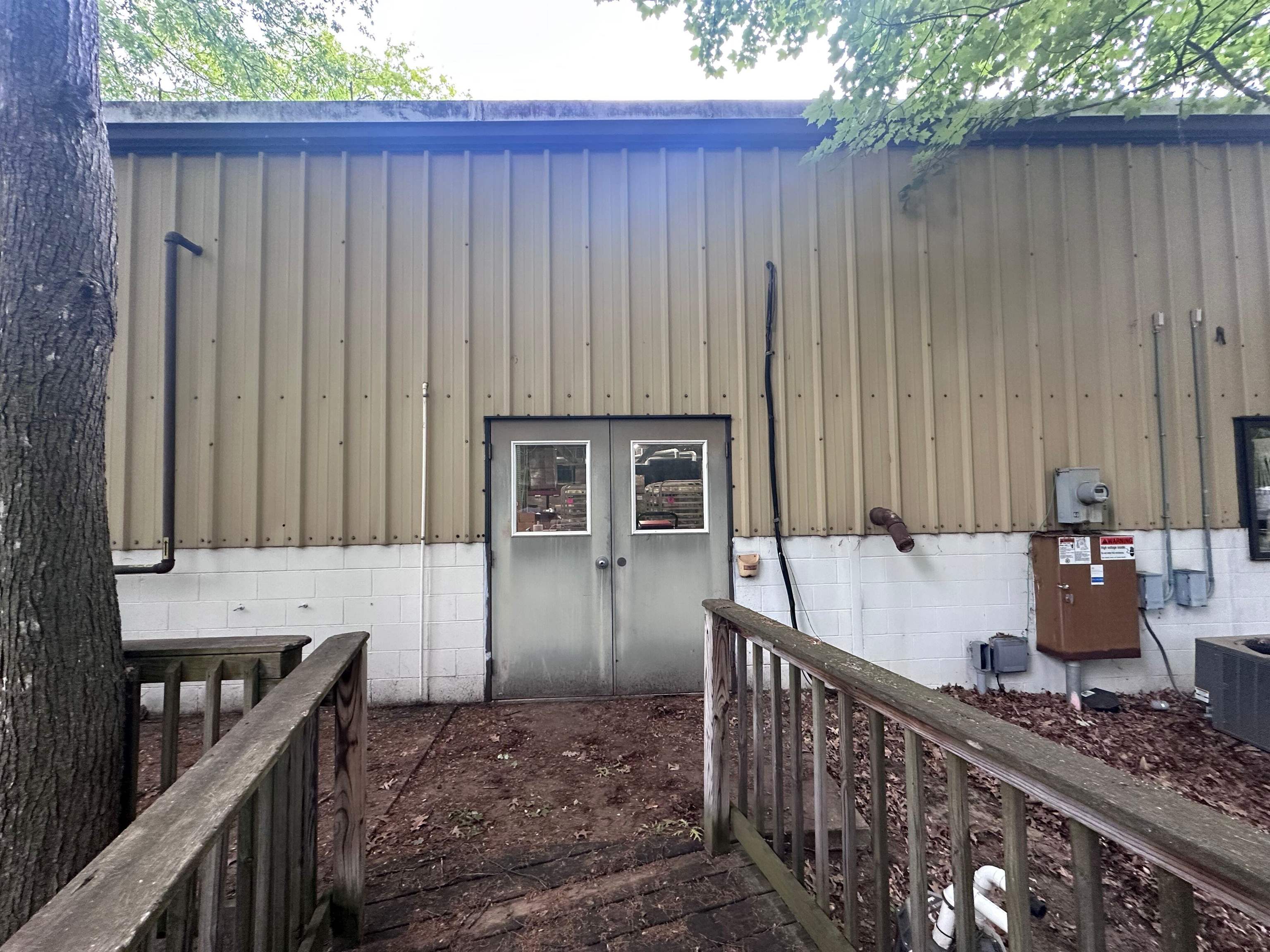 2883 Aero Park Drive Property Photo 10