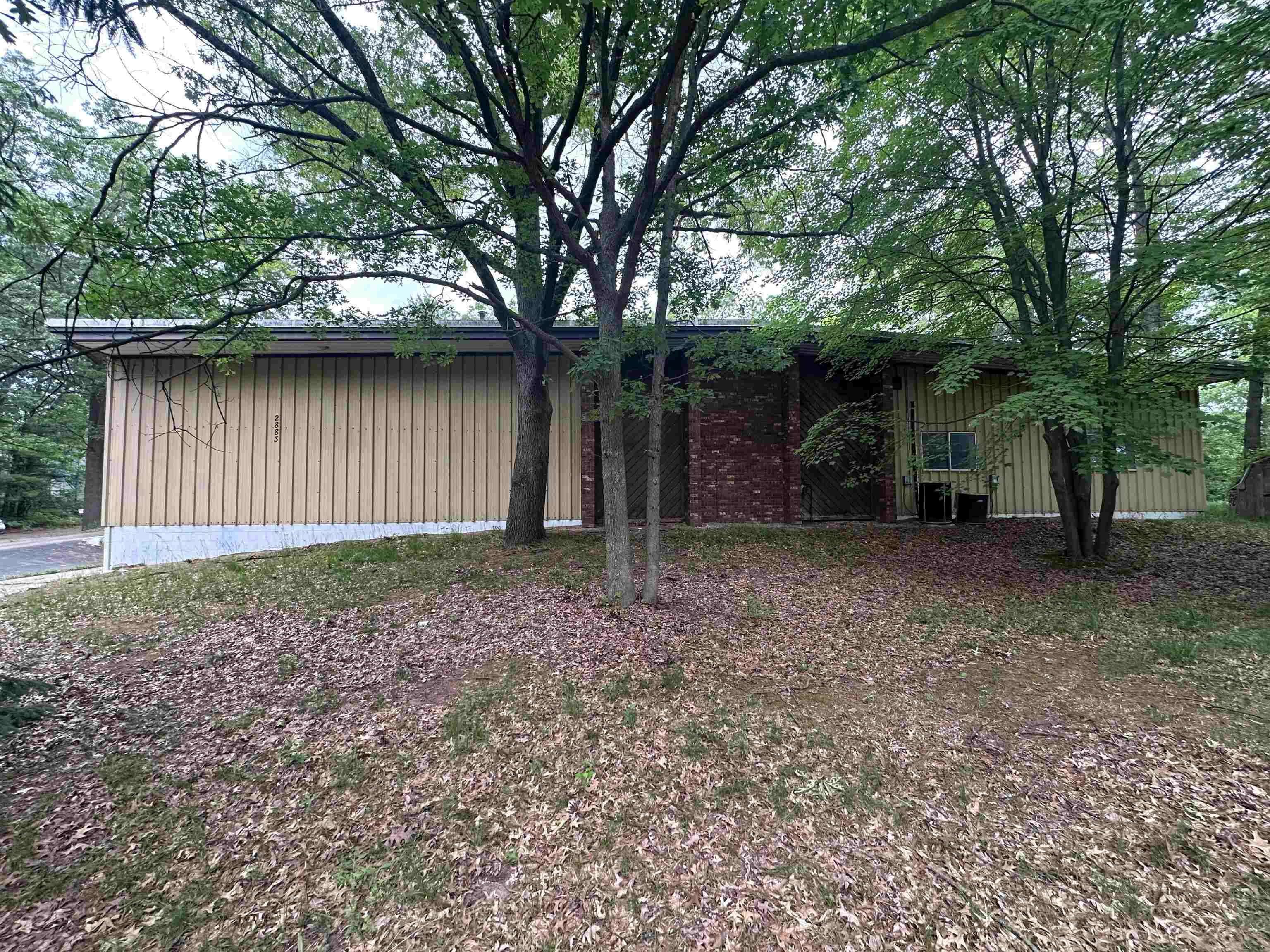 2883 Aero Park Drive Property Photo 14