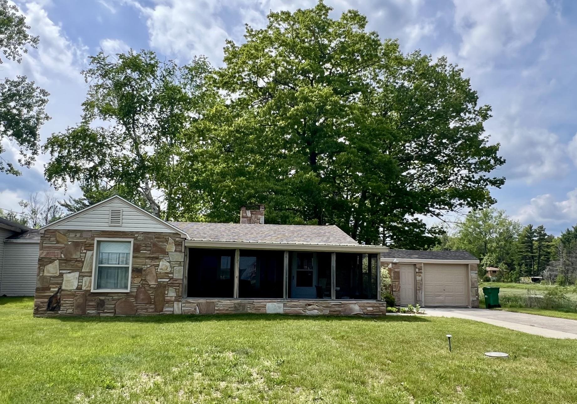 3325 N Us-23 N Property Photo 2
