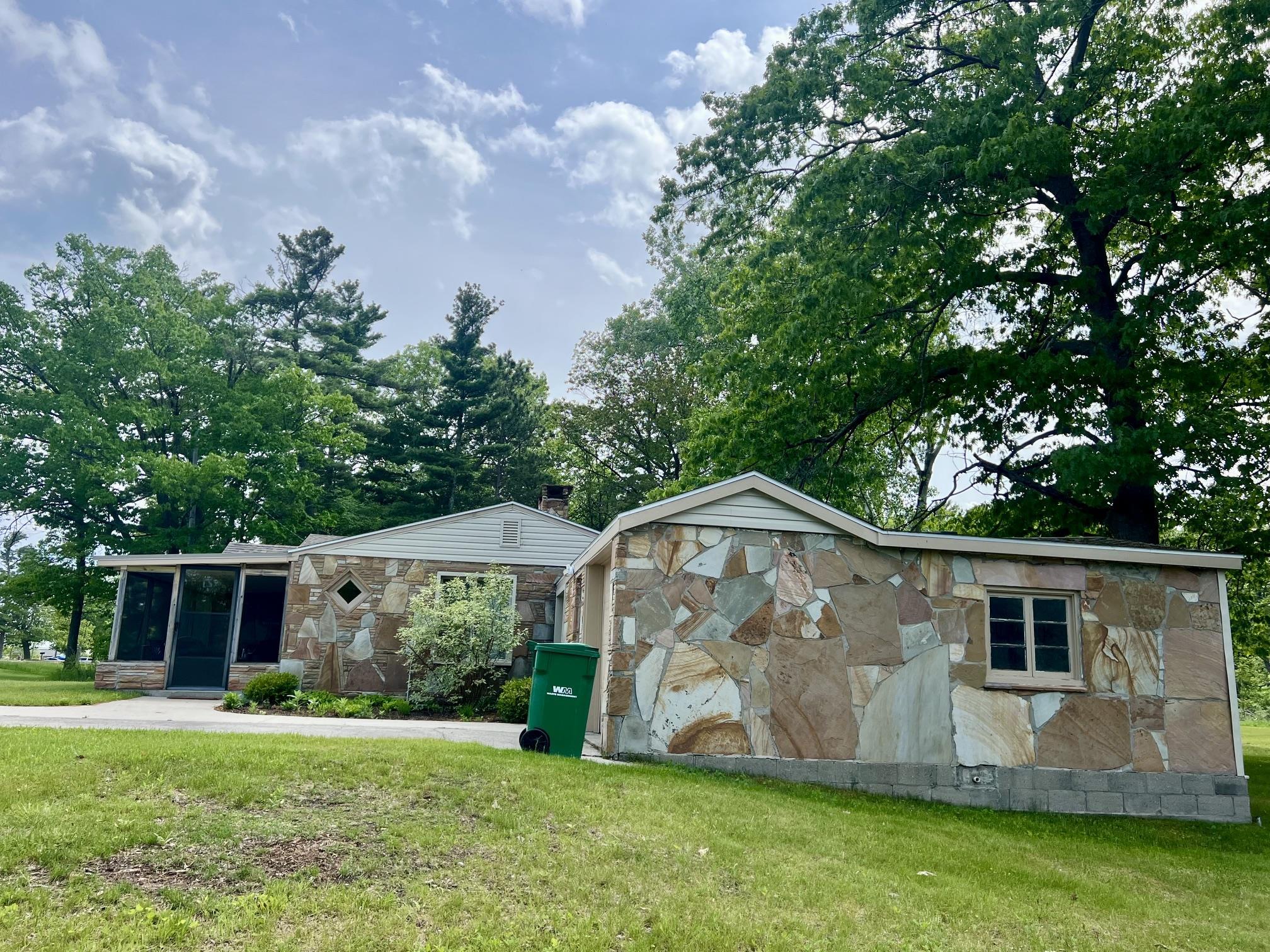 3325 N Us-23 N Property Photo 3