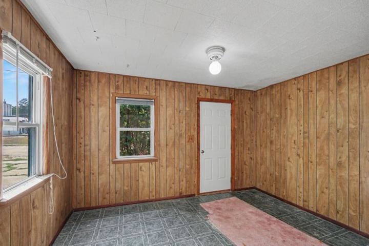 221 W Center Street Property Photo 2