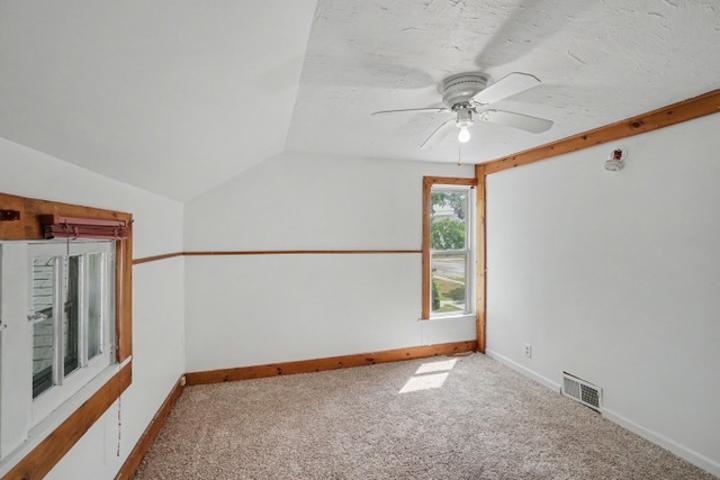 221 W Center Street Property Photo 8