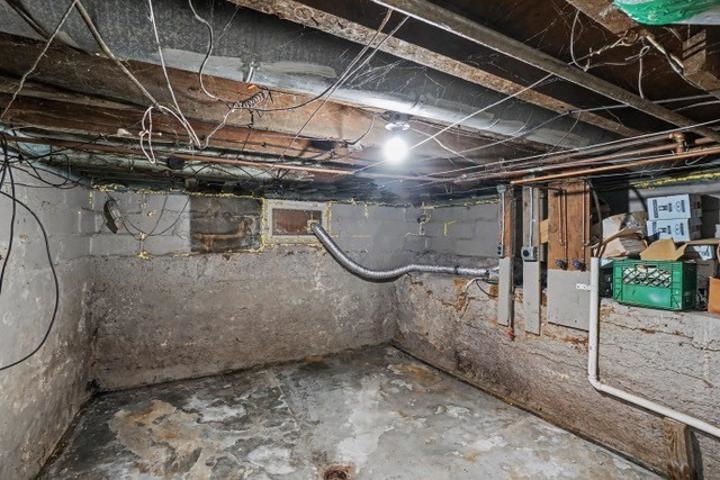 221 W Center Street Property Photo 13