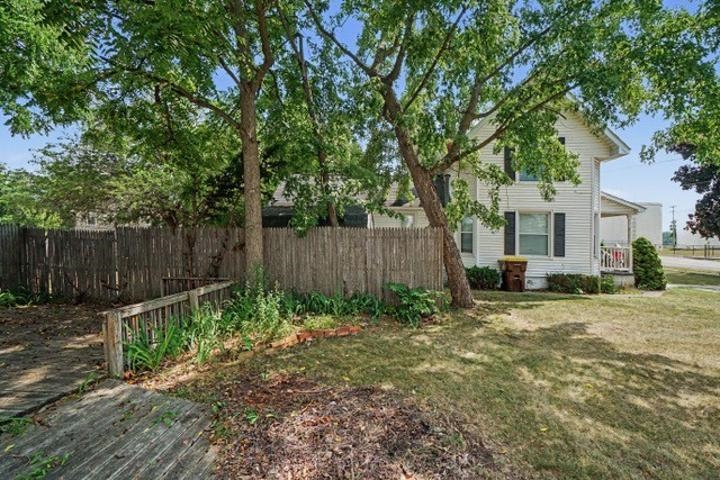 221 W Center Street Property Photo 14