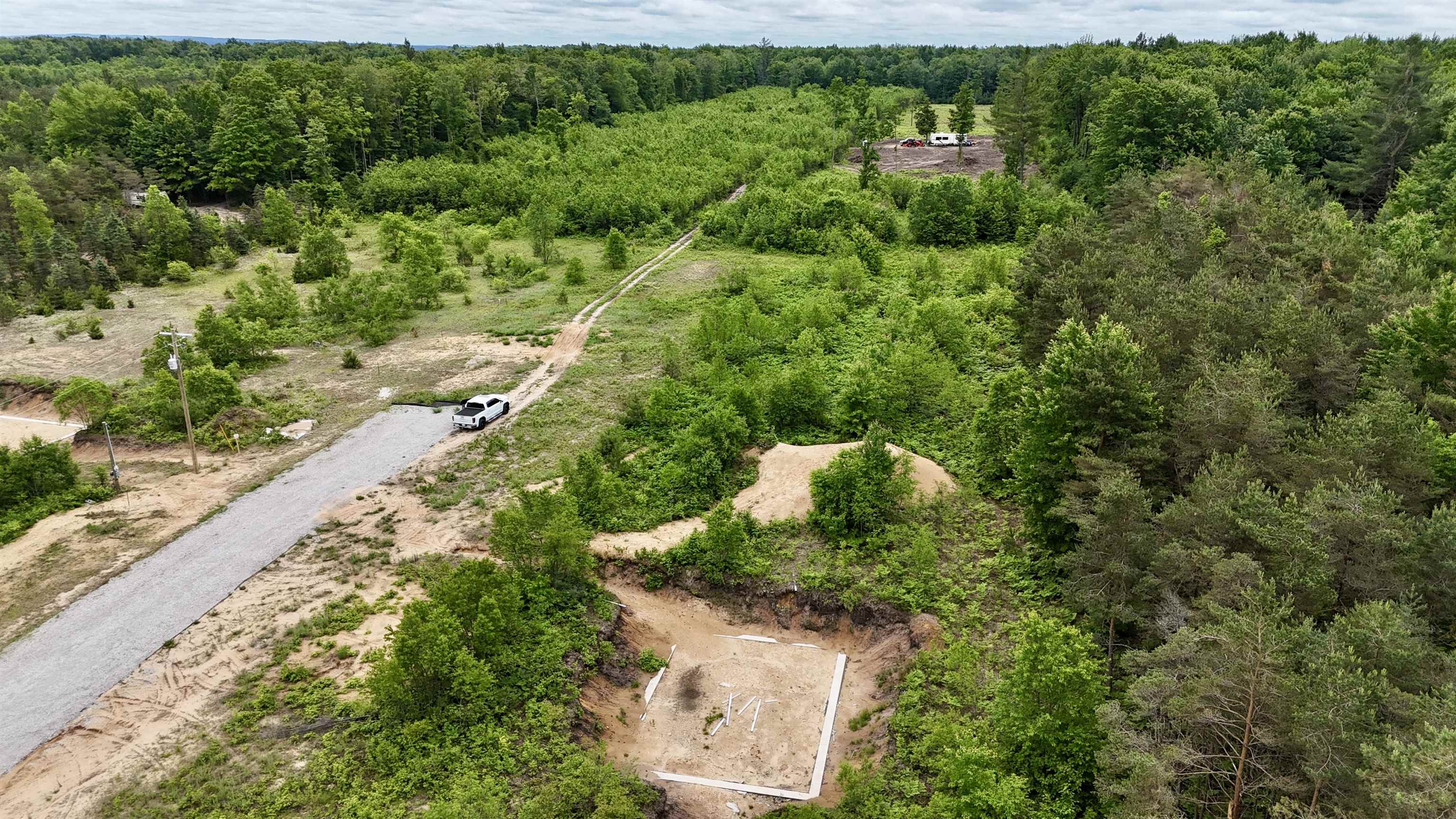 2406 E 32 Road Property Photo 2