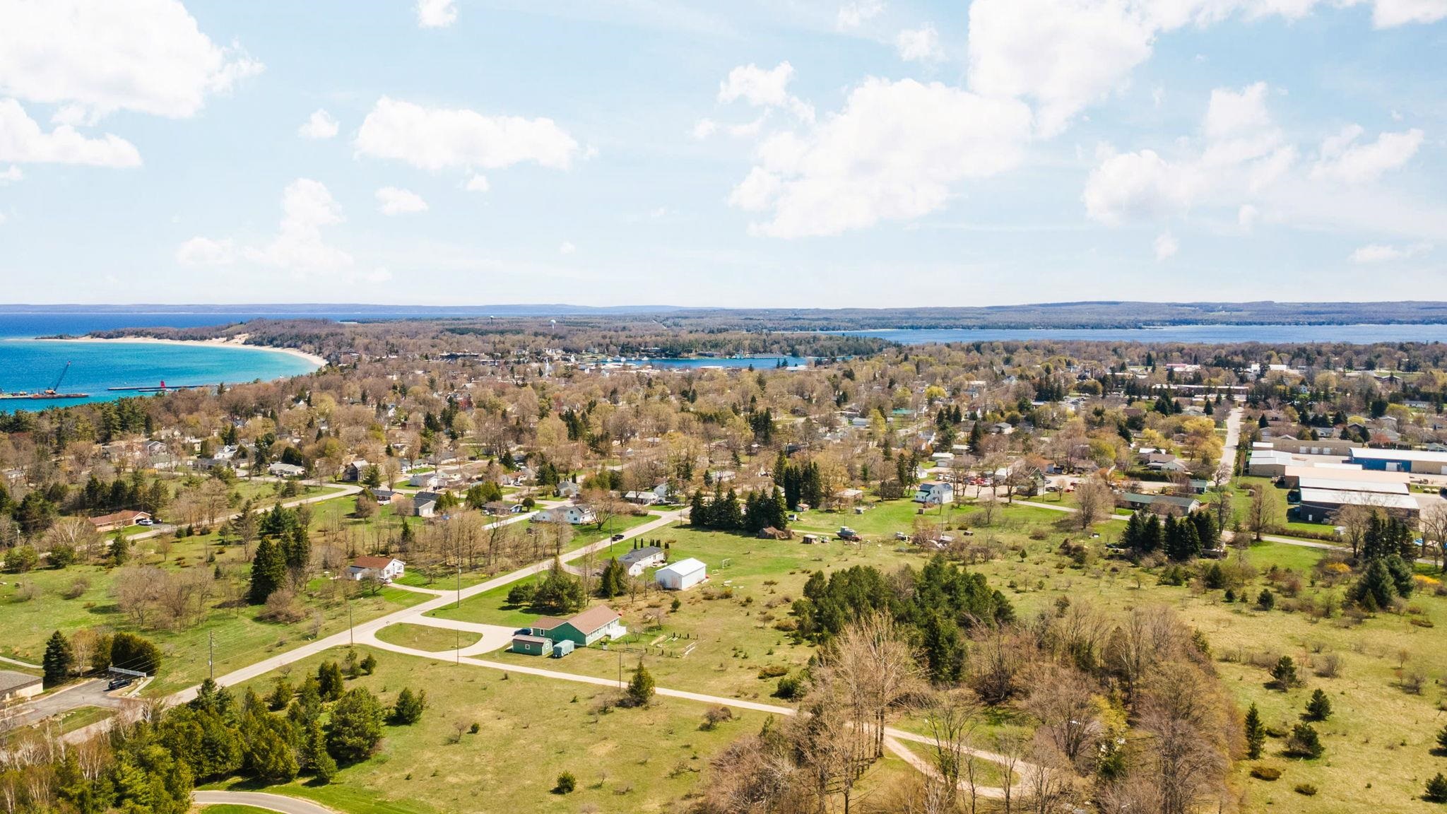Unit 17 Applewood Drive Property Photo 4