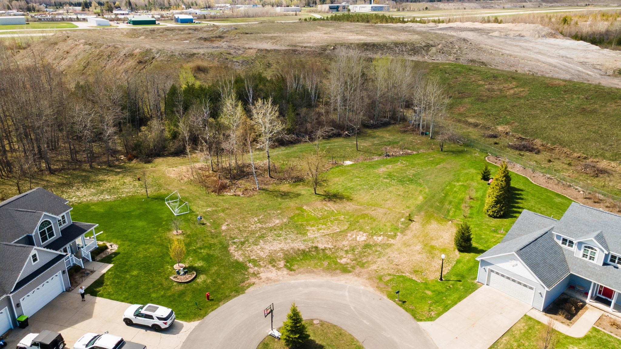 Unit 15 Applewood Drive Property Photo 1