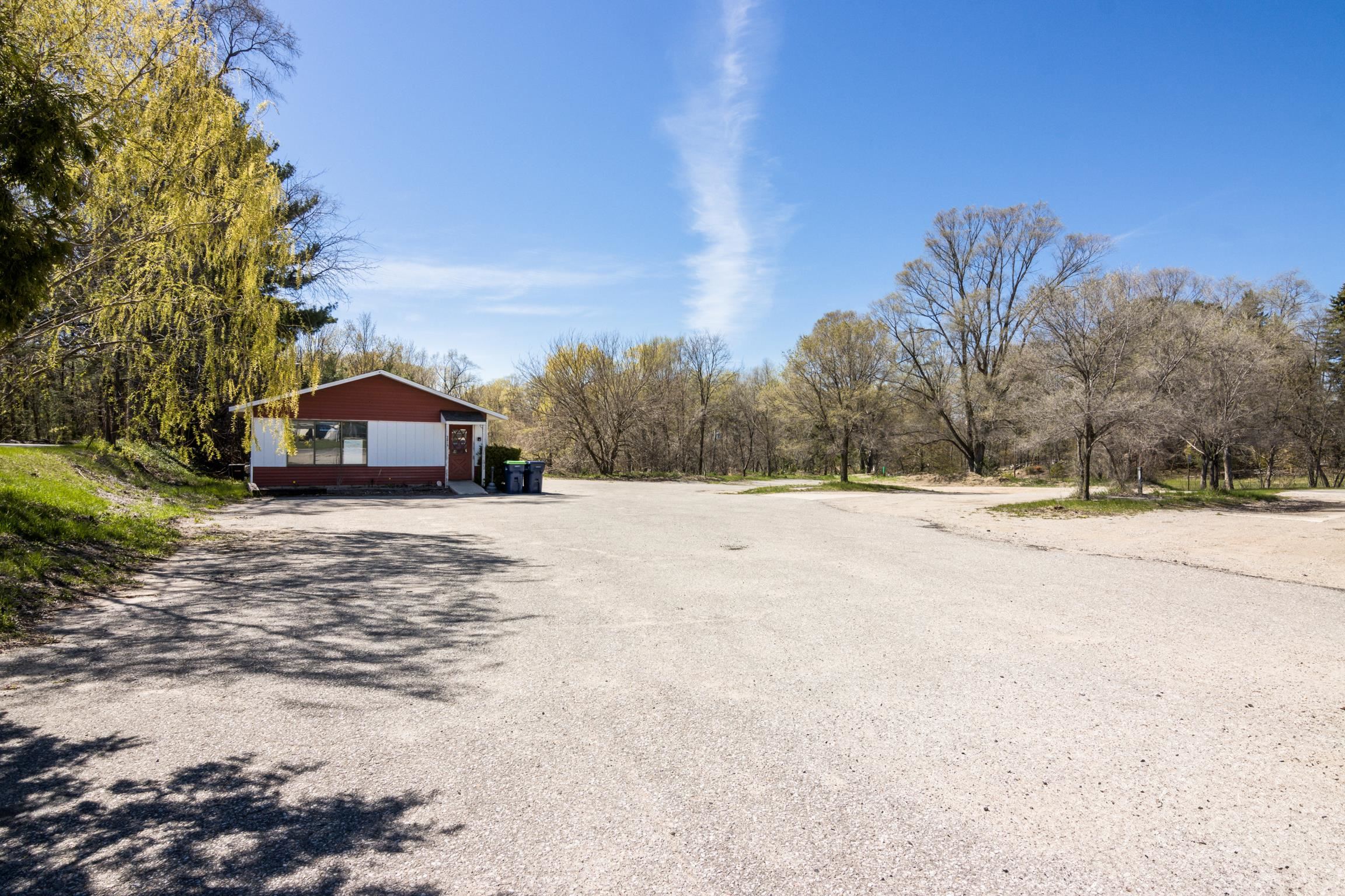 3415 Veterans Drive Property Photo 4