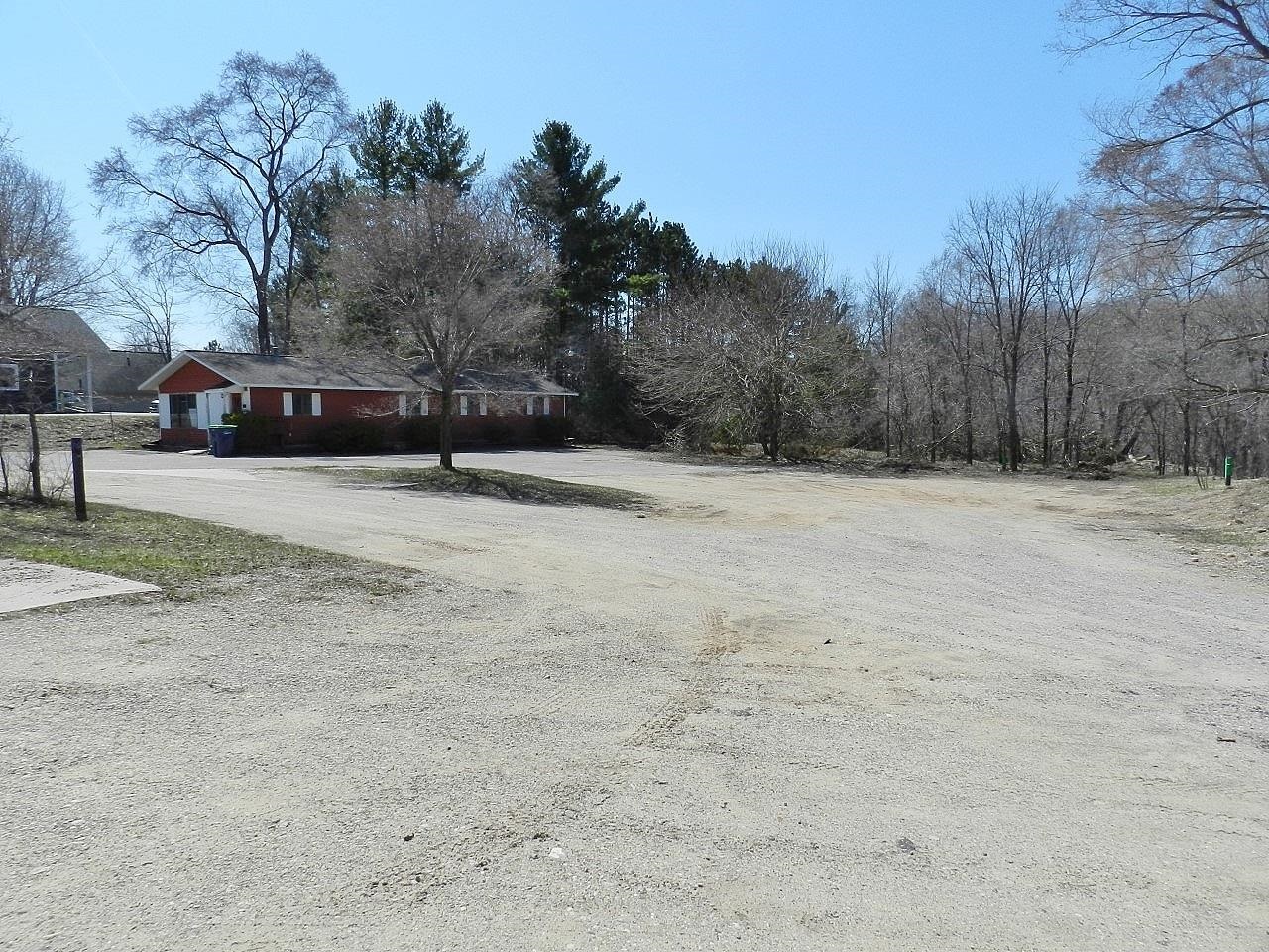 3415 Veterans Drive Property Photo 5