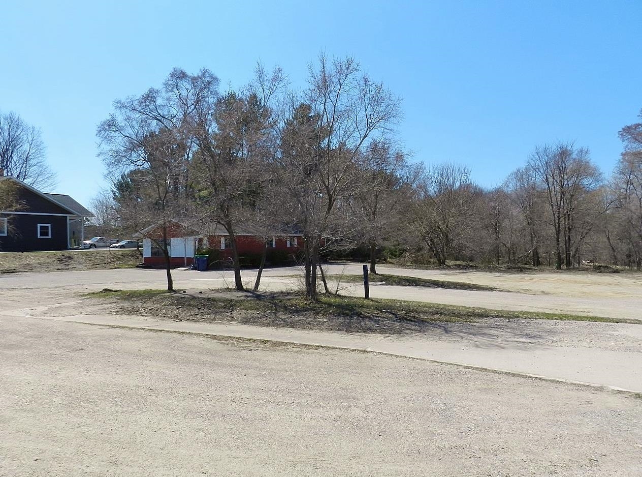 3415 Veterans Drive Property Photo 8