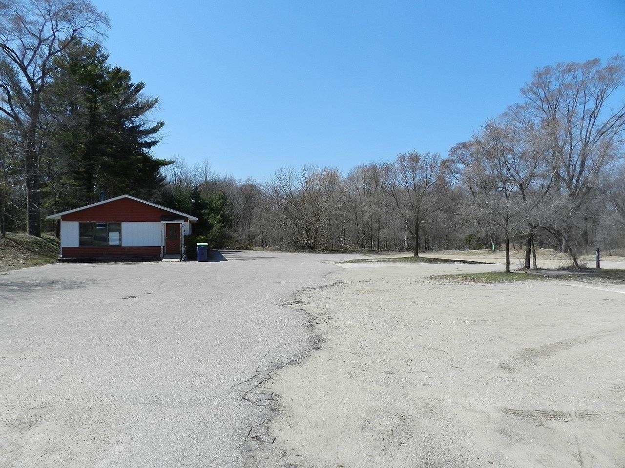 3415 Veterans Drive Property Photo 10