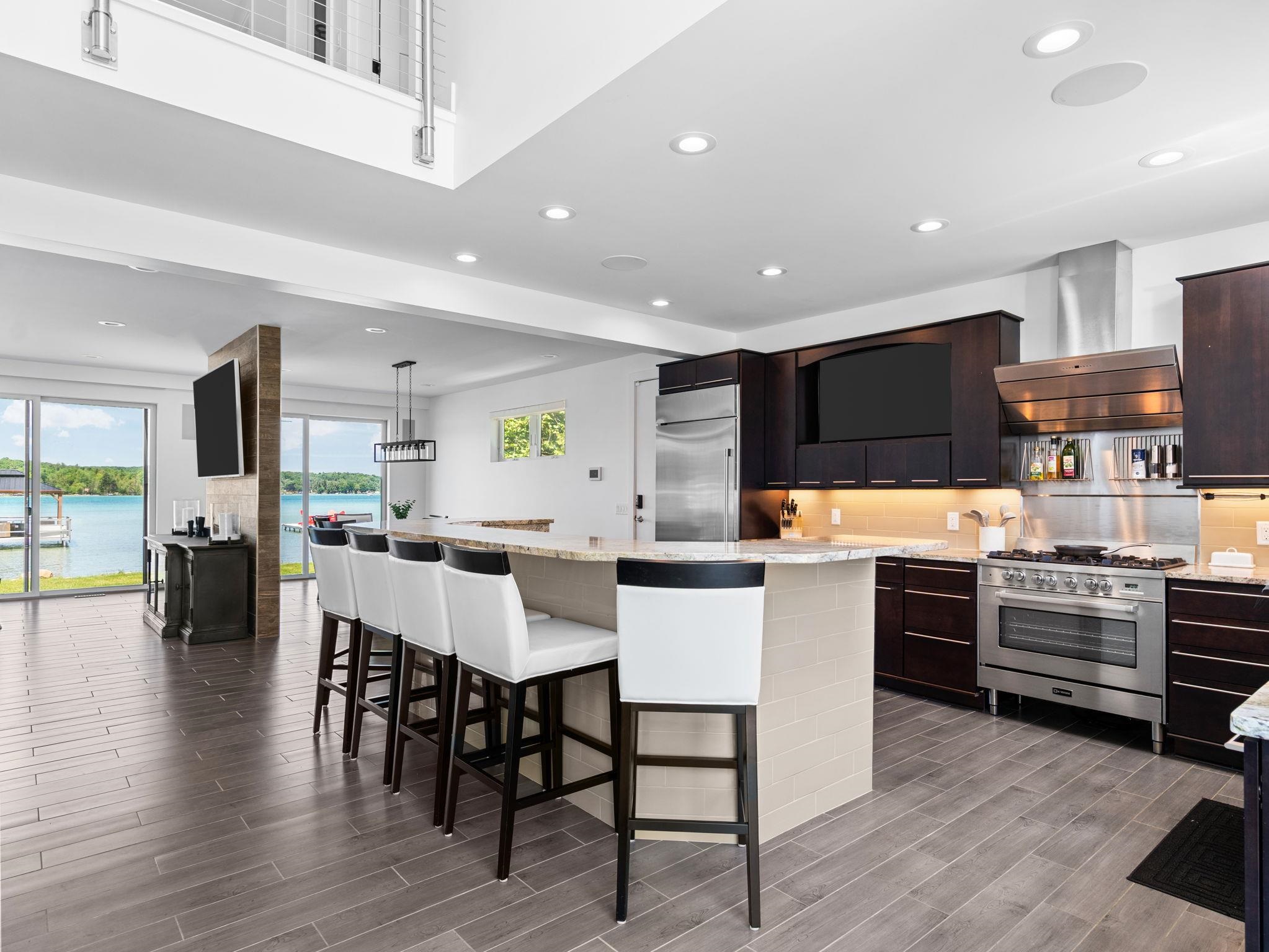 7586 Crystal Beach Road Property Photo 4