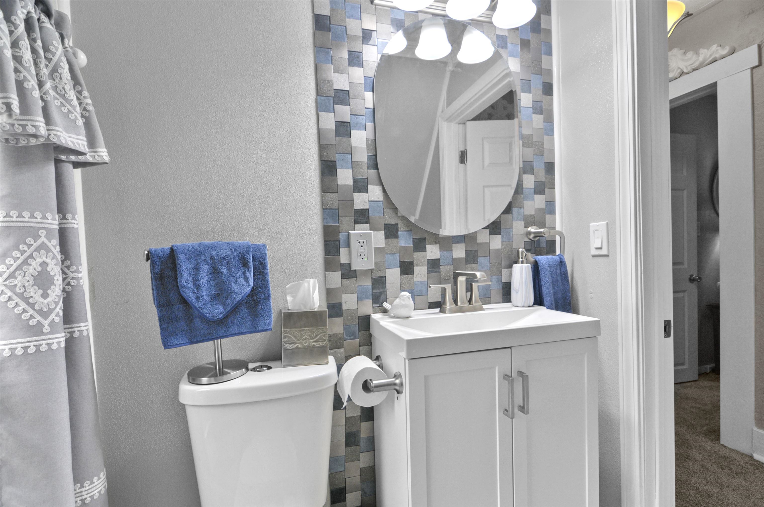 225 E River Street Property Photo 29