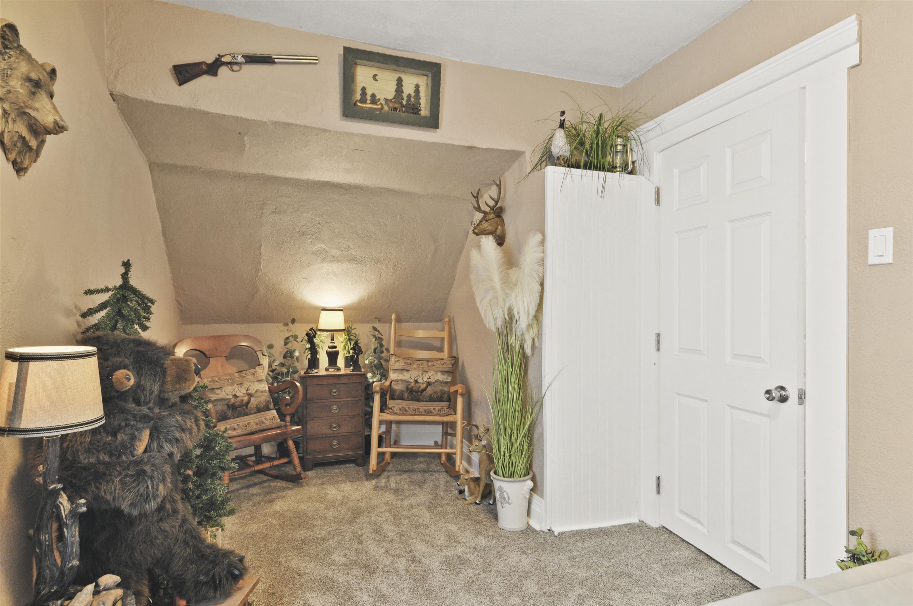 225 E River Street Property Photo 33