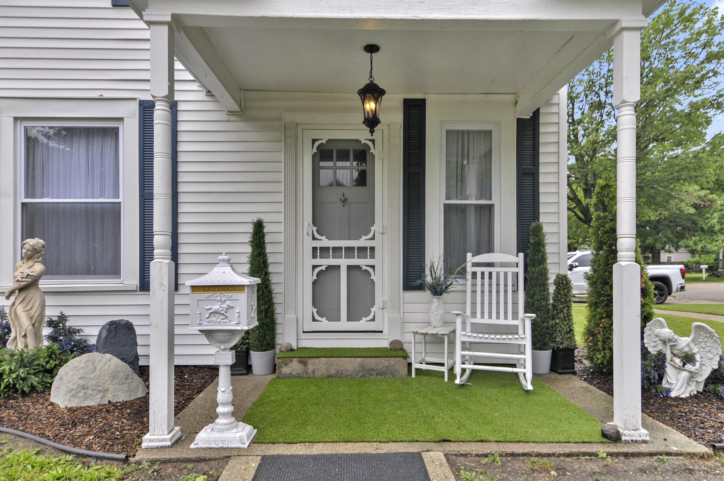 225 E River Street Property Photo 44