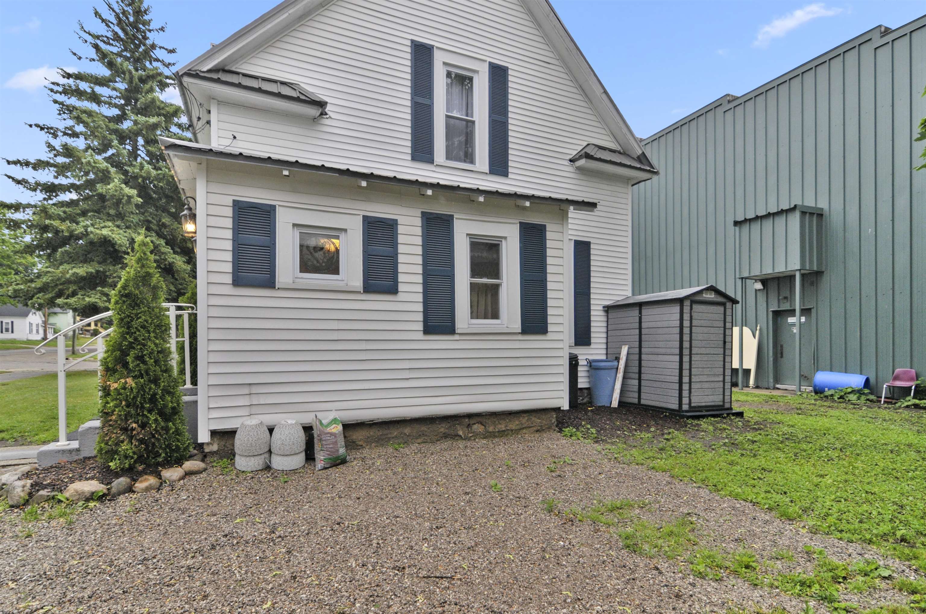 225 E River Street Property Photo 50