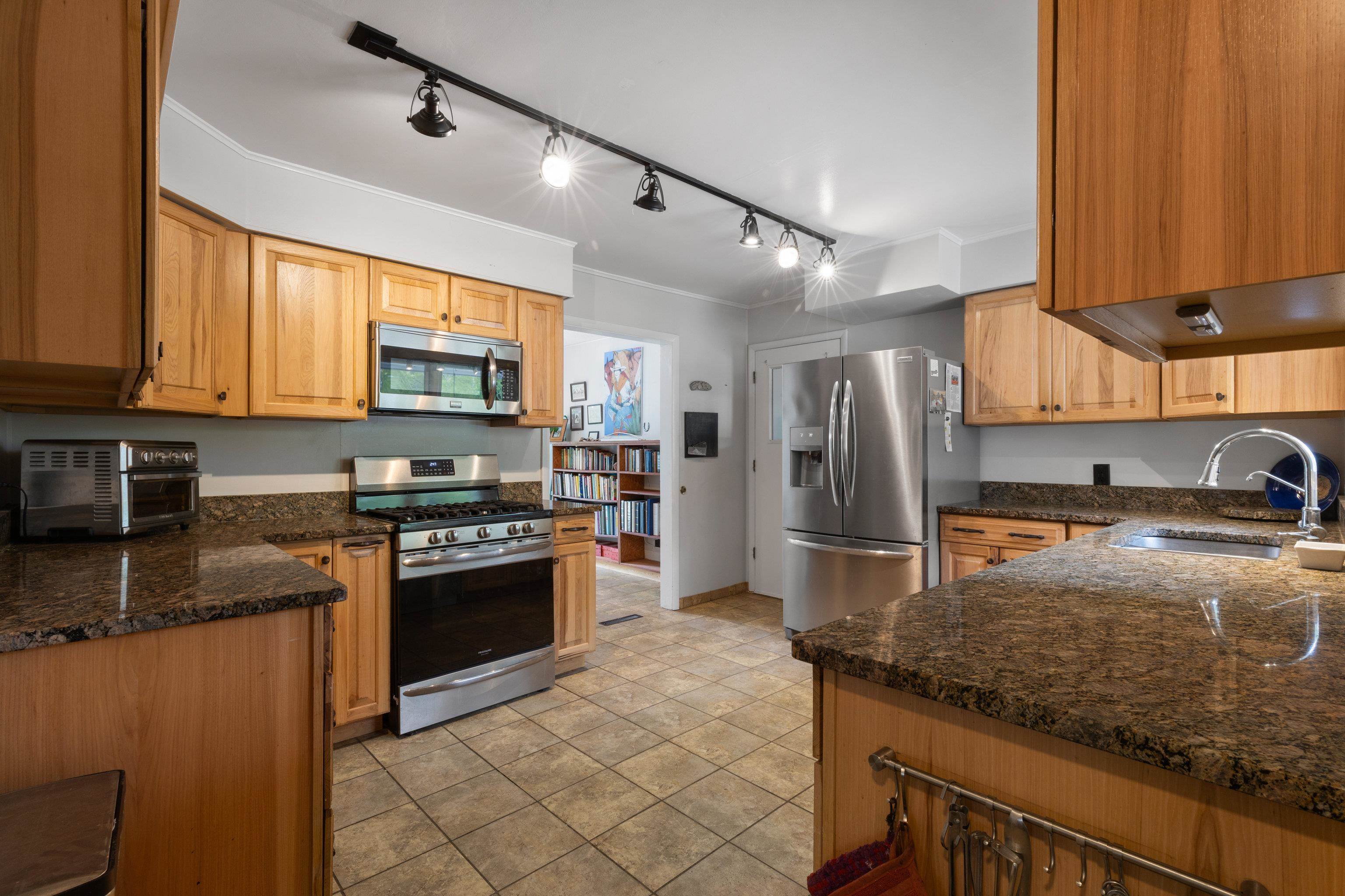 9055 Homestead Road Property Photo 16