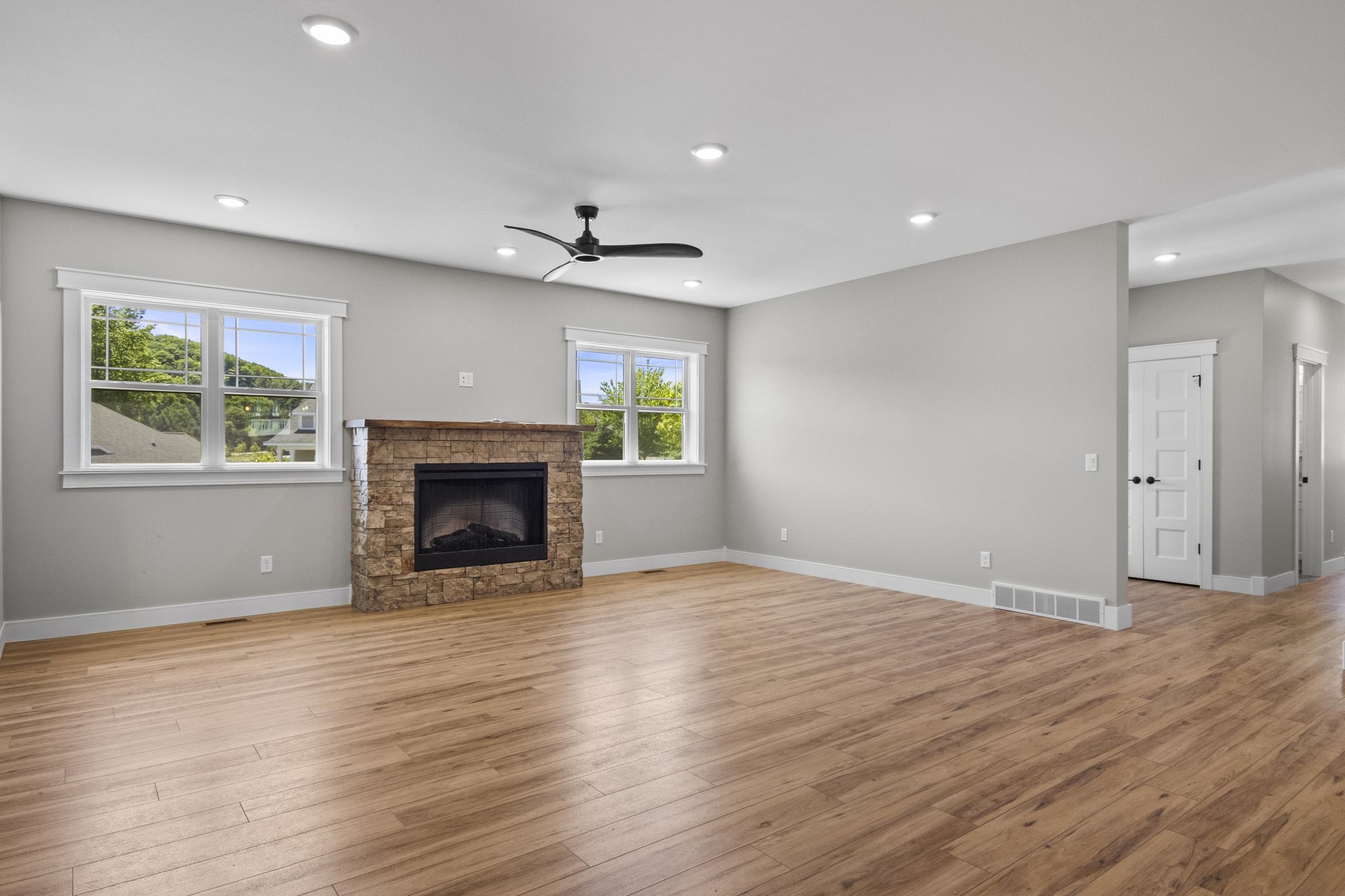 10788 Shrewbury Street Property Photo 11