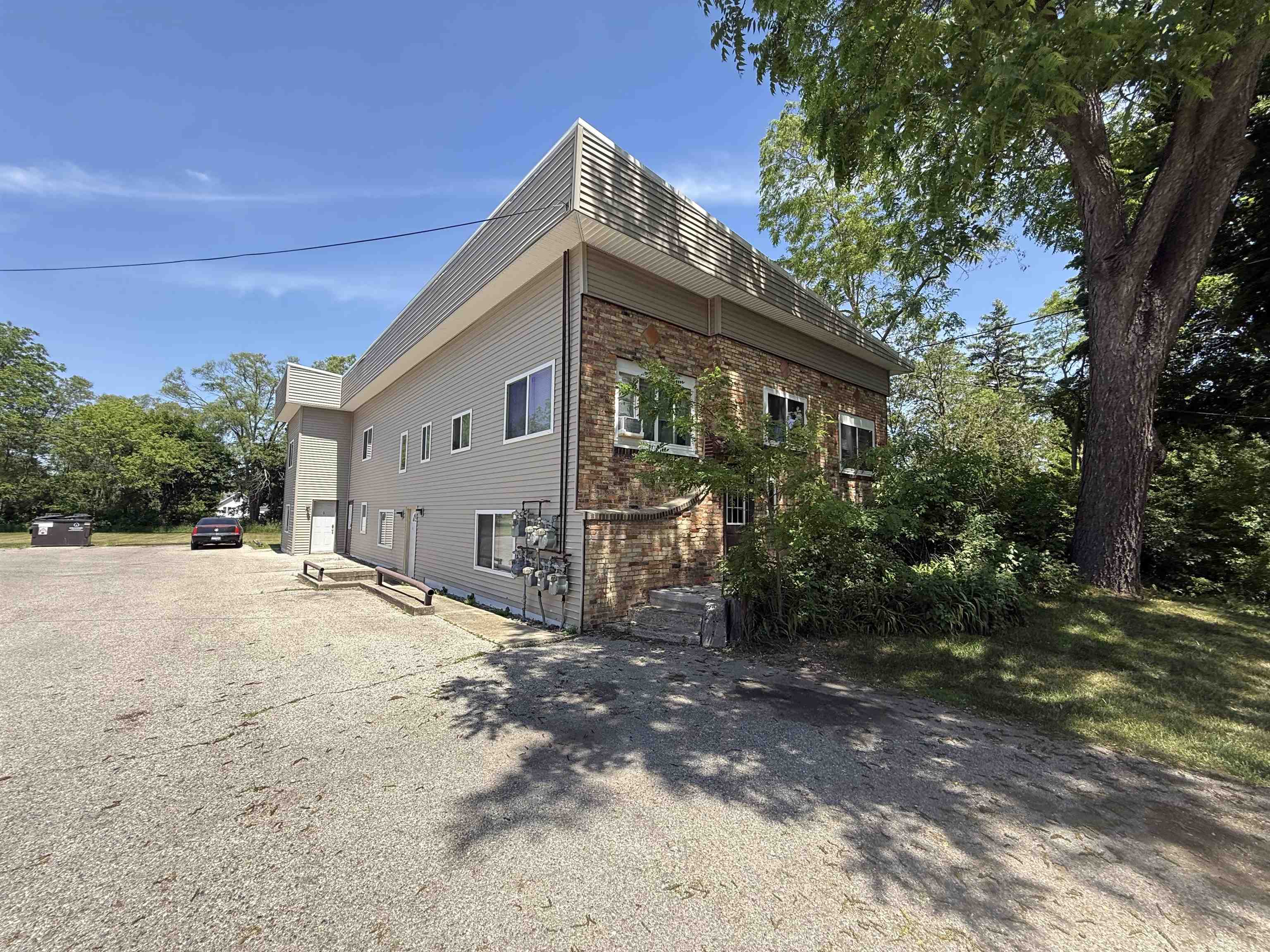 1019 E Broadway Street