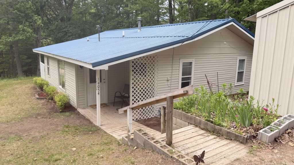 14054 W Pointe Road Property Photo 3