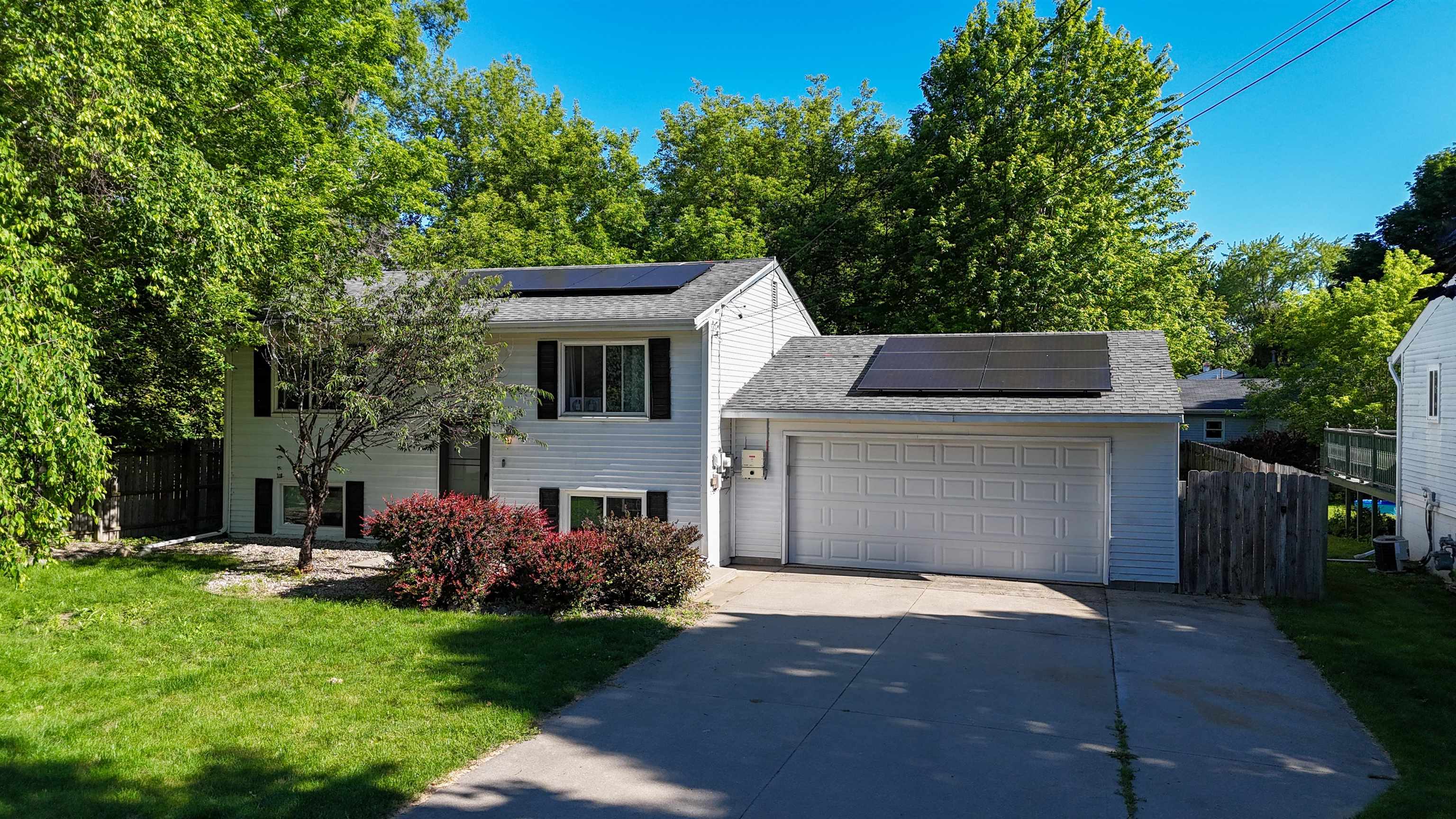 1712 Elm Street Property Photo 1