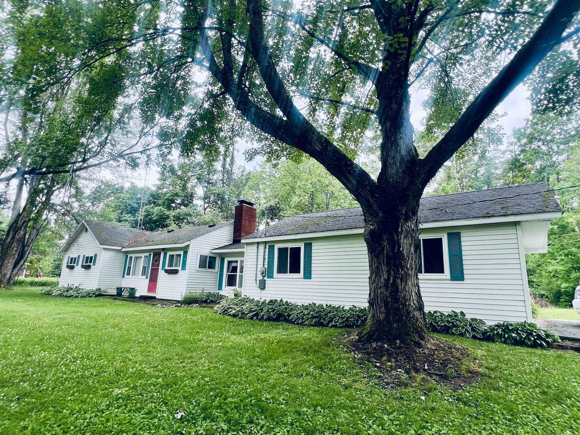 3208 S Healey Road Property Photo 1